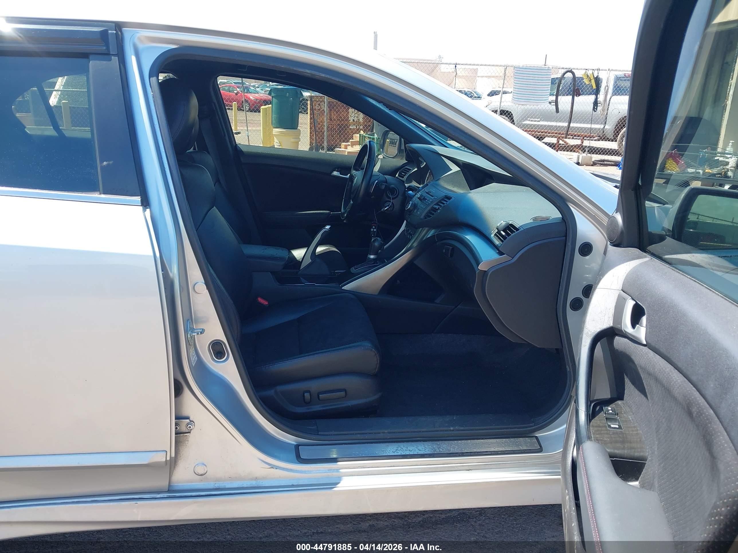 2013 Acura Tsx 2.4 Silver vin: JH4CU2F80DC008466