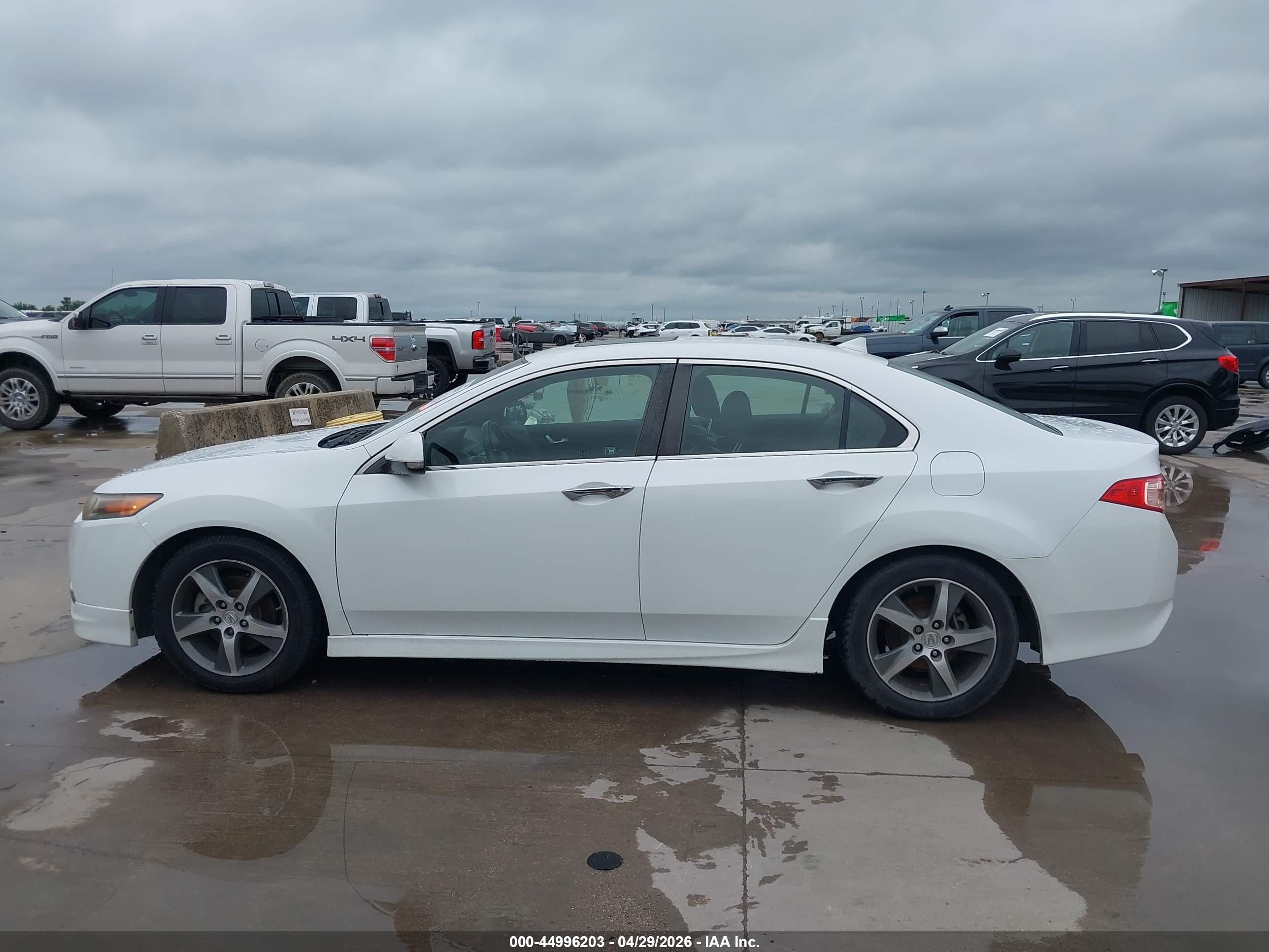 2012 Acura Tsx 2.4 Белый vin: JH4CU2F86CC004338