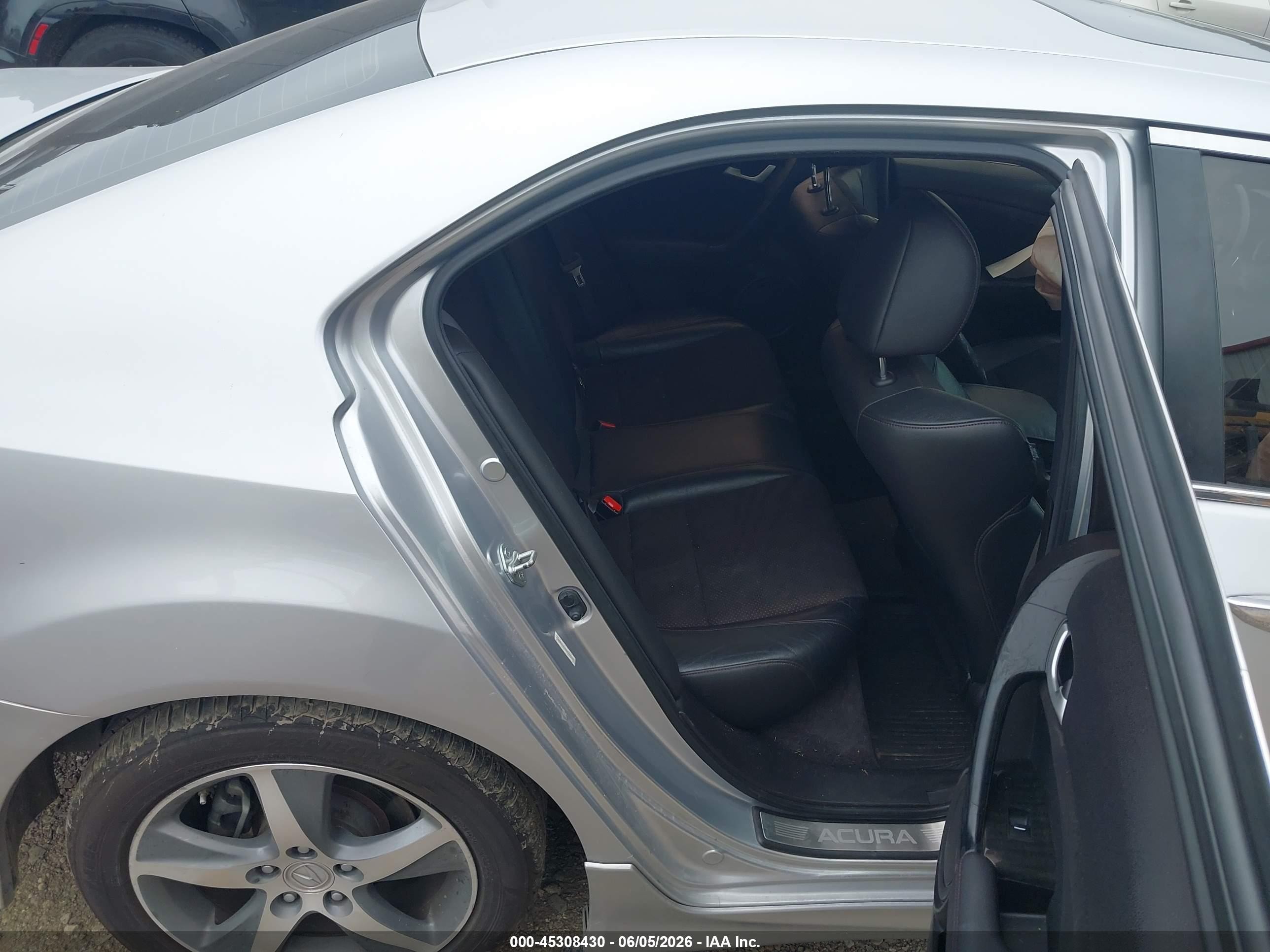 2013 Acura Tsx 2.4 Silver vin: JH4CU2F88DC008408