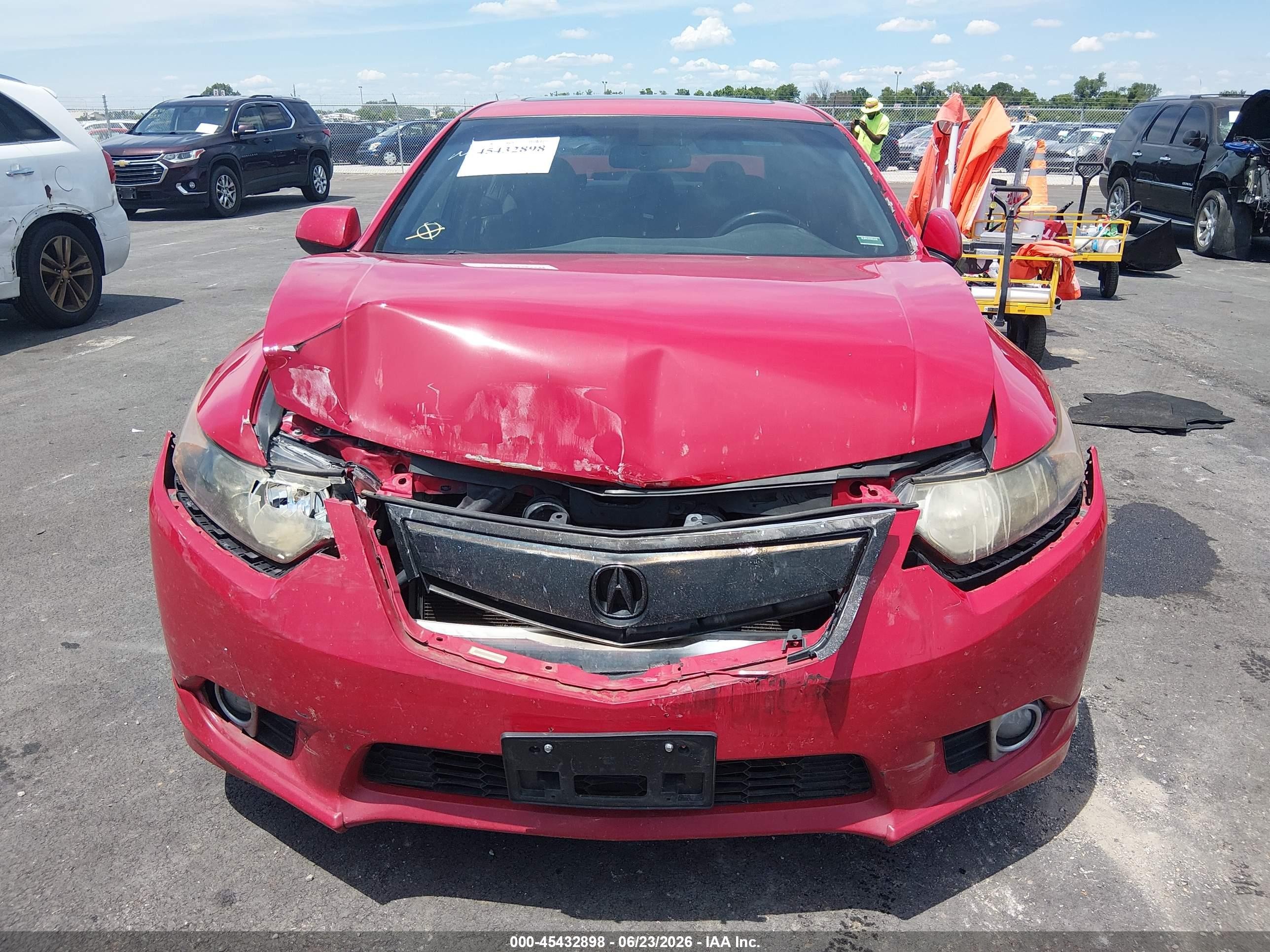 2013 Acura Tsx 2.4 Red vin: JH4CU2F8XDC013934