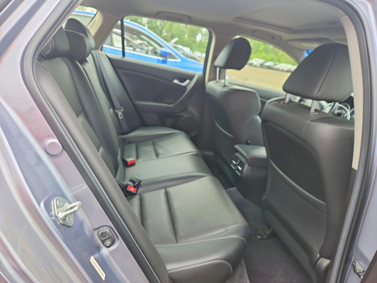 2012 Acura Tsx Silver vin: JH4CW2H54CC005243