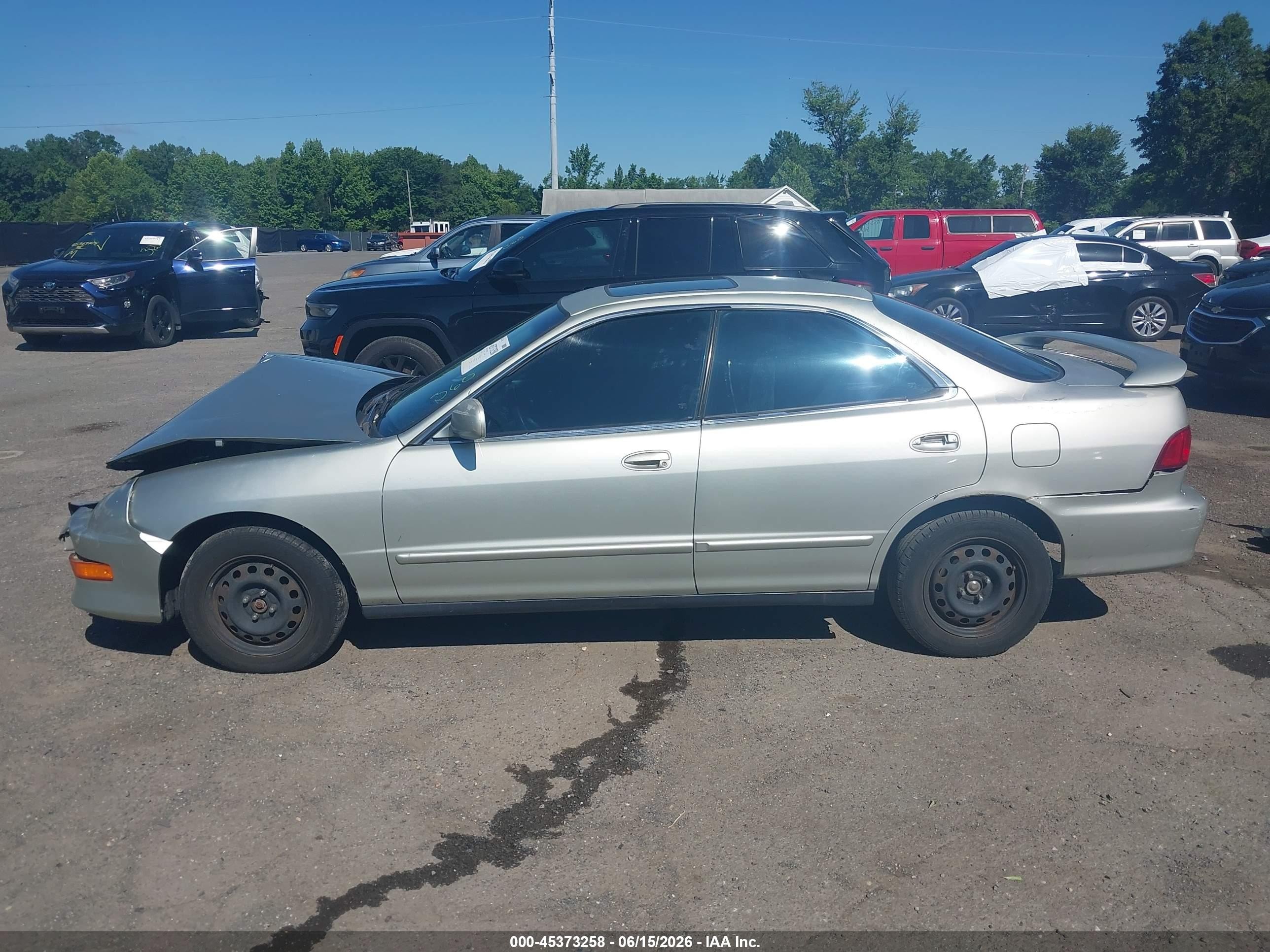 1998 Acura Integra Ls Silver vin: JH4DB7550WS002240
