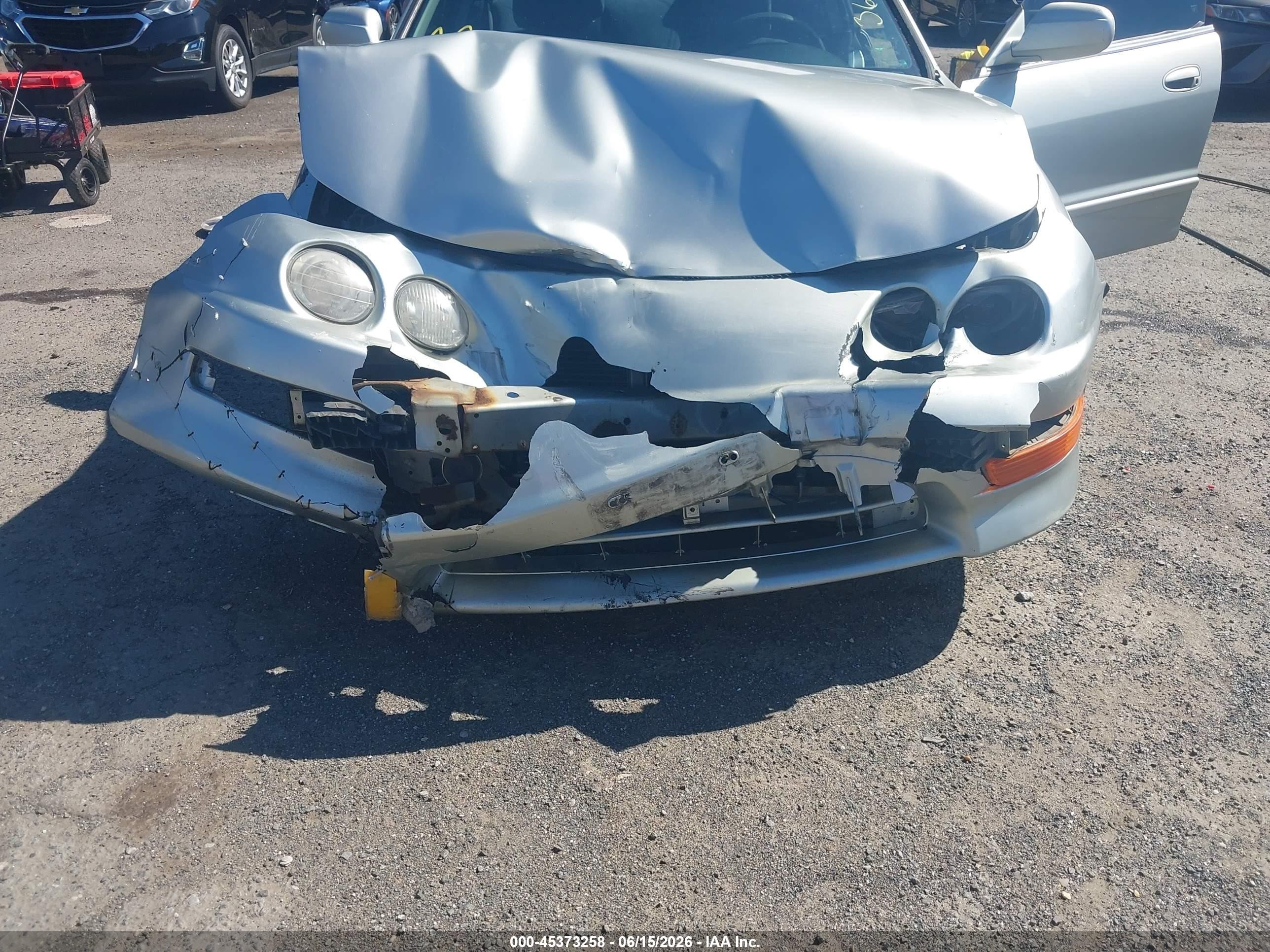 1998 Acura Integra Ls Silver vin: JH4DB7550WS002240