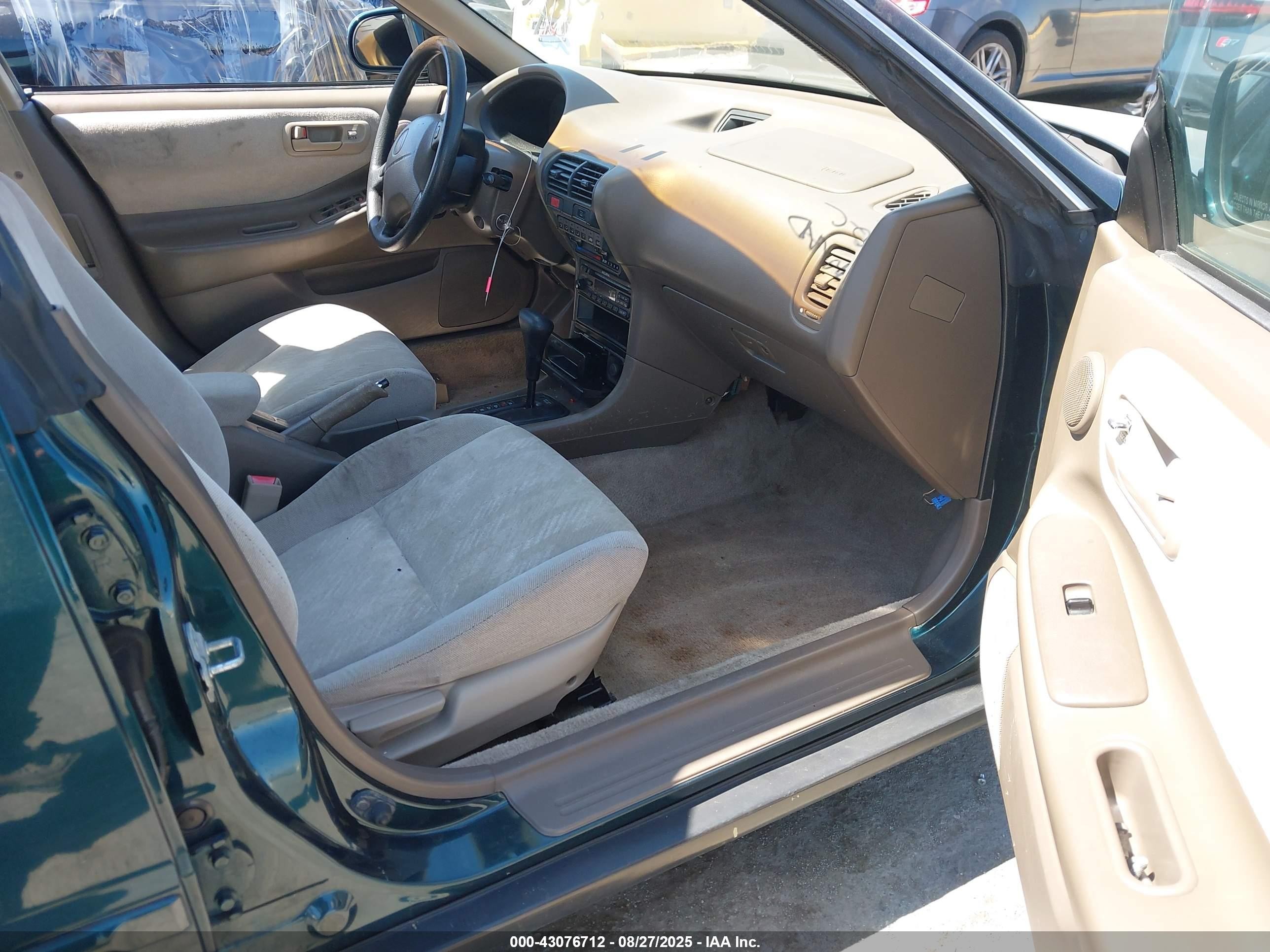 1998 Acura Integra Ls Green vin: JH4DB7651WS000768