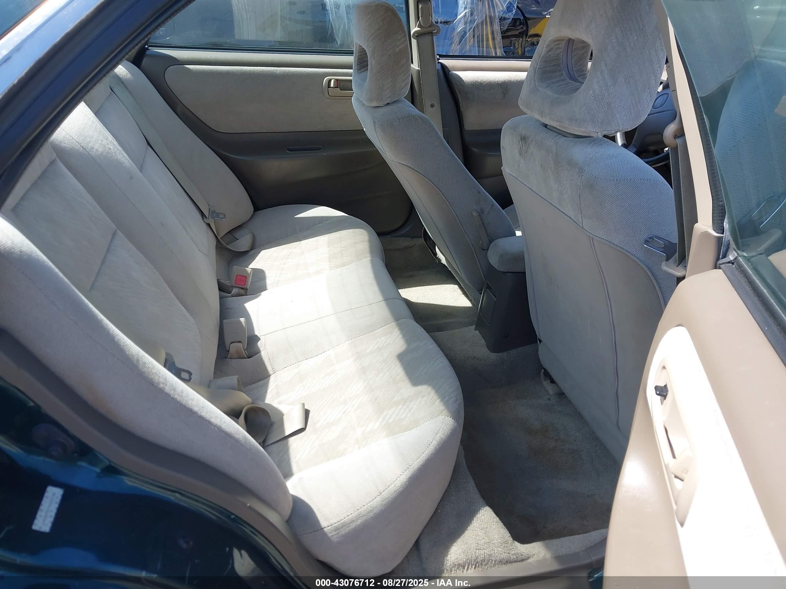 1998 Acura Integra Ls Green vin: JH4DB7651WS000768