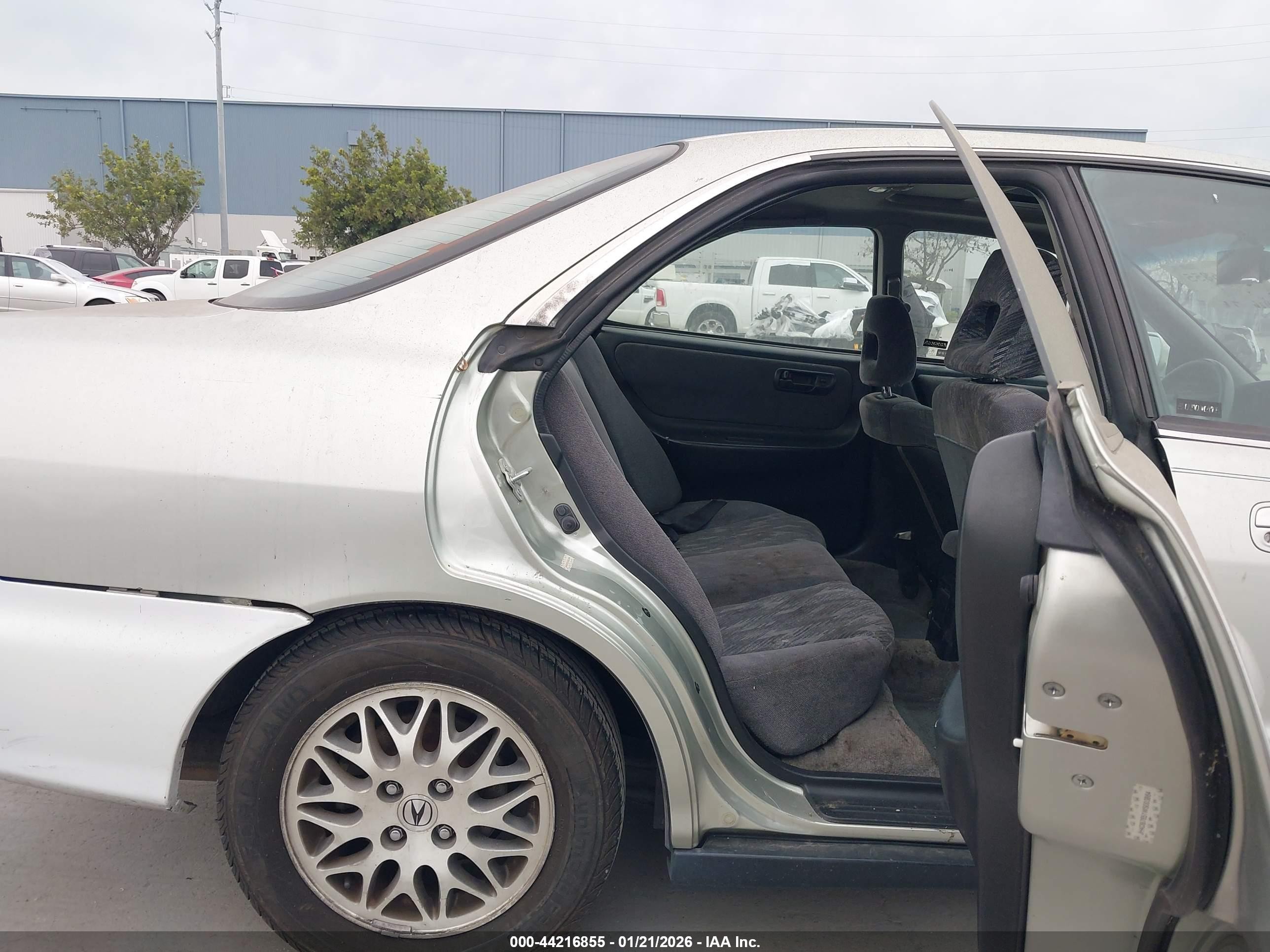 1998 Acura Integra Ls Gray vin: JH4DB7651WS003864