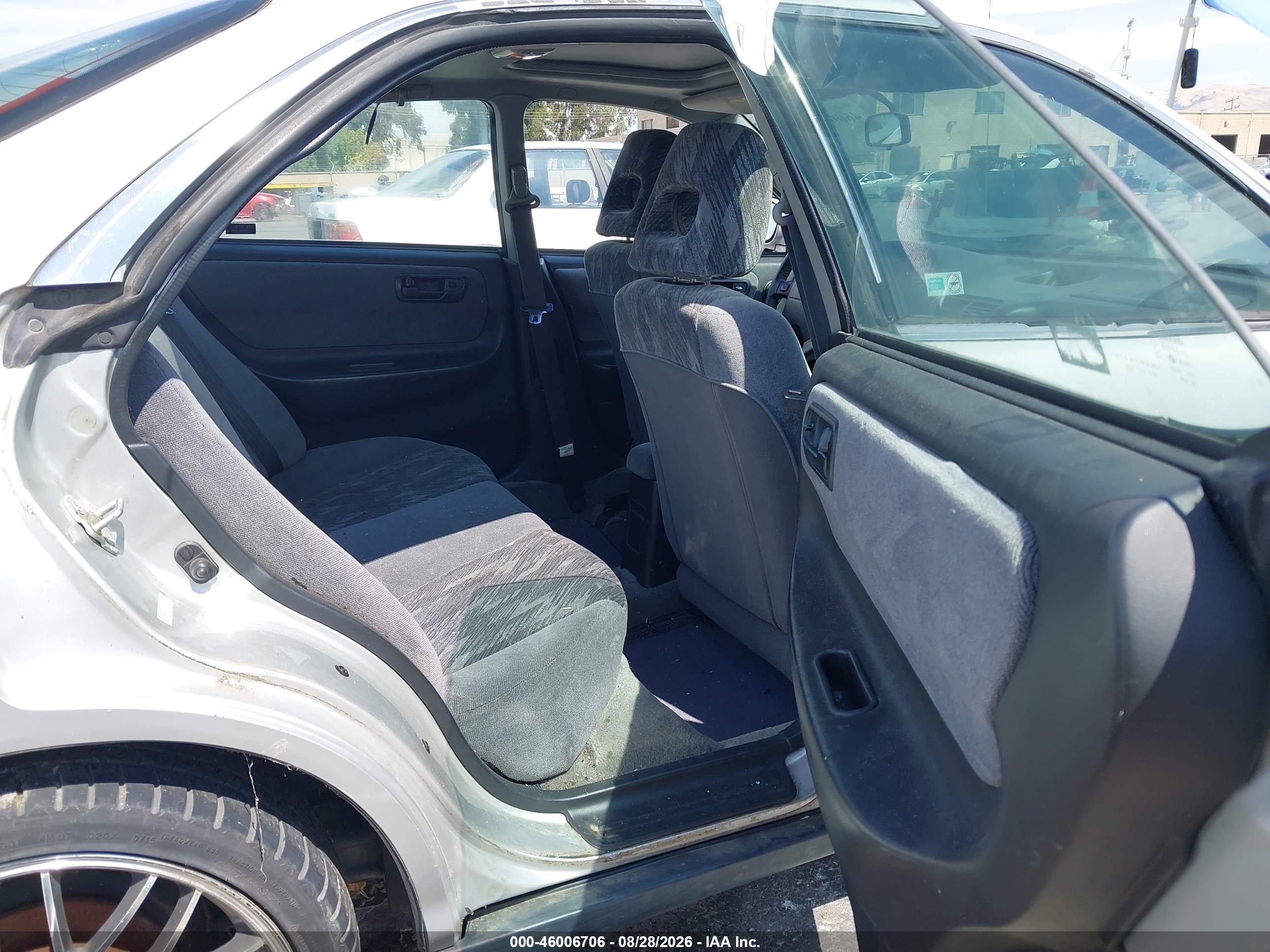 2000 Acura Integra Ls Silver vin: JH4DB7656YS003393