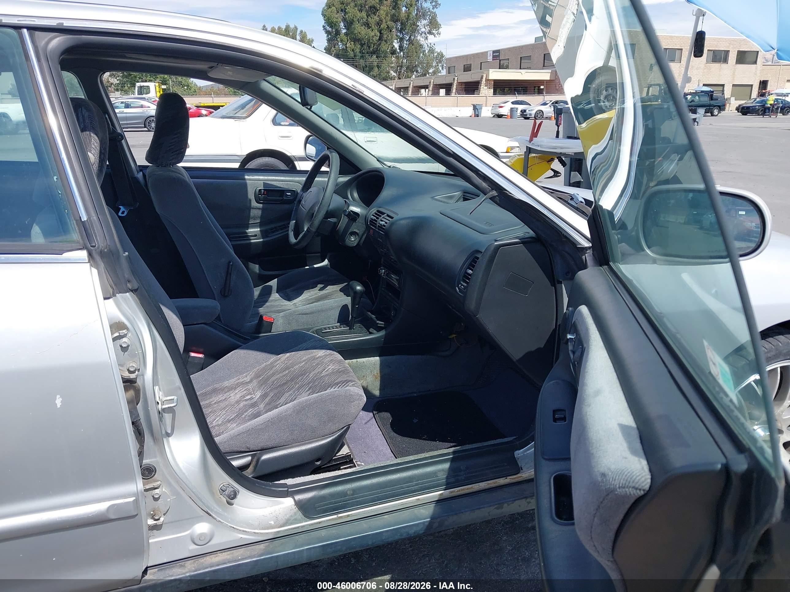 2000 Acura Integra Ls Silver vin: JH4DB7656YS003393