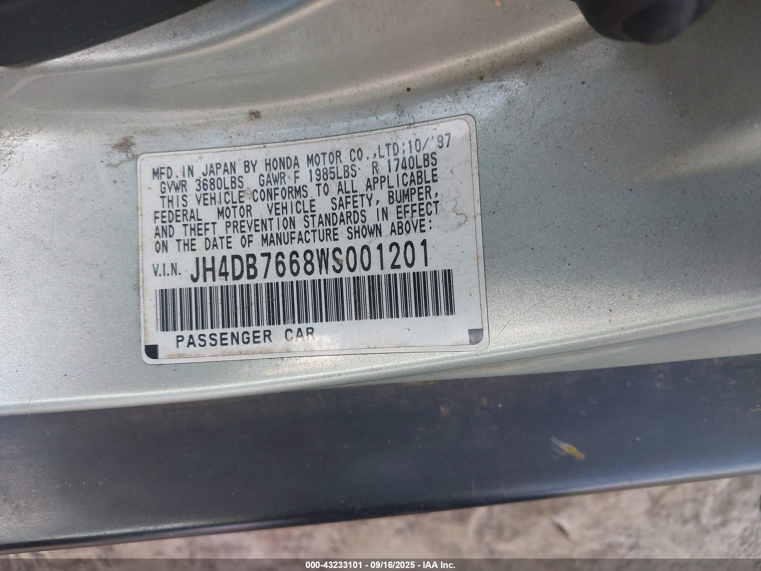 1998 Acura Integra Gs Silver vin: JH4DB7668WS001201