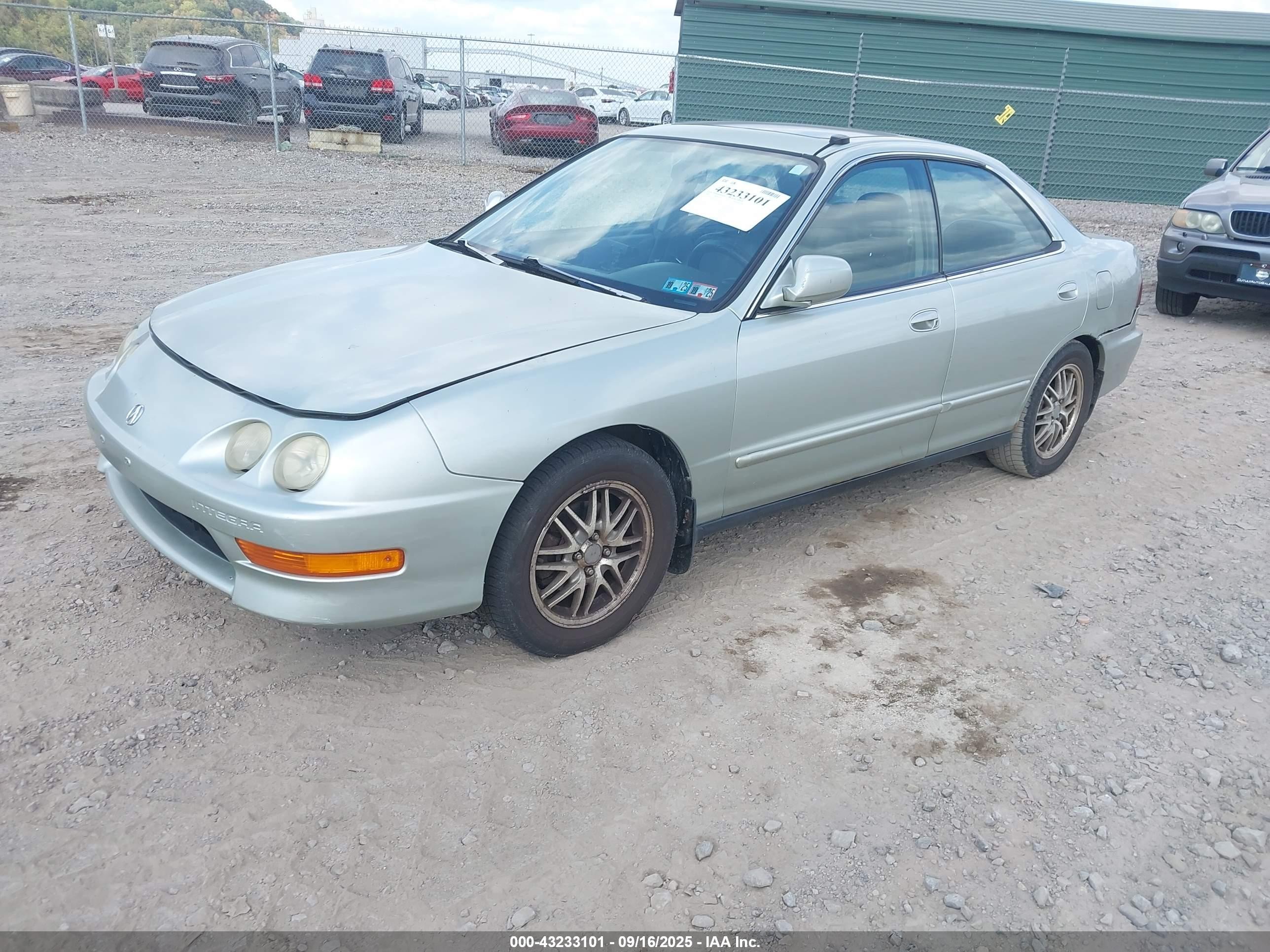 1998 Acura Integra Gs Silver vin: JH4DB7668WS001201