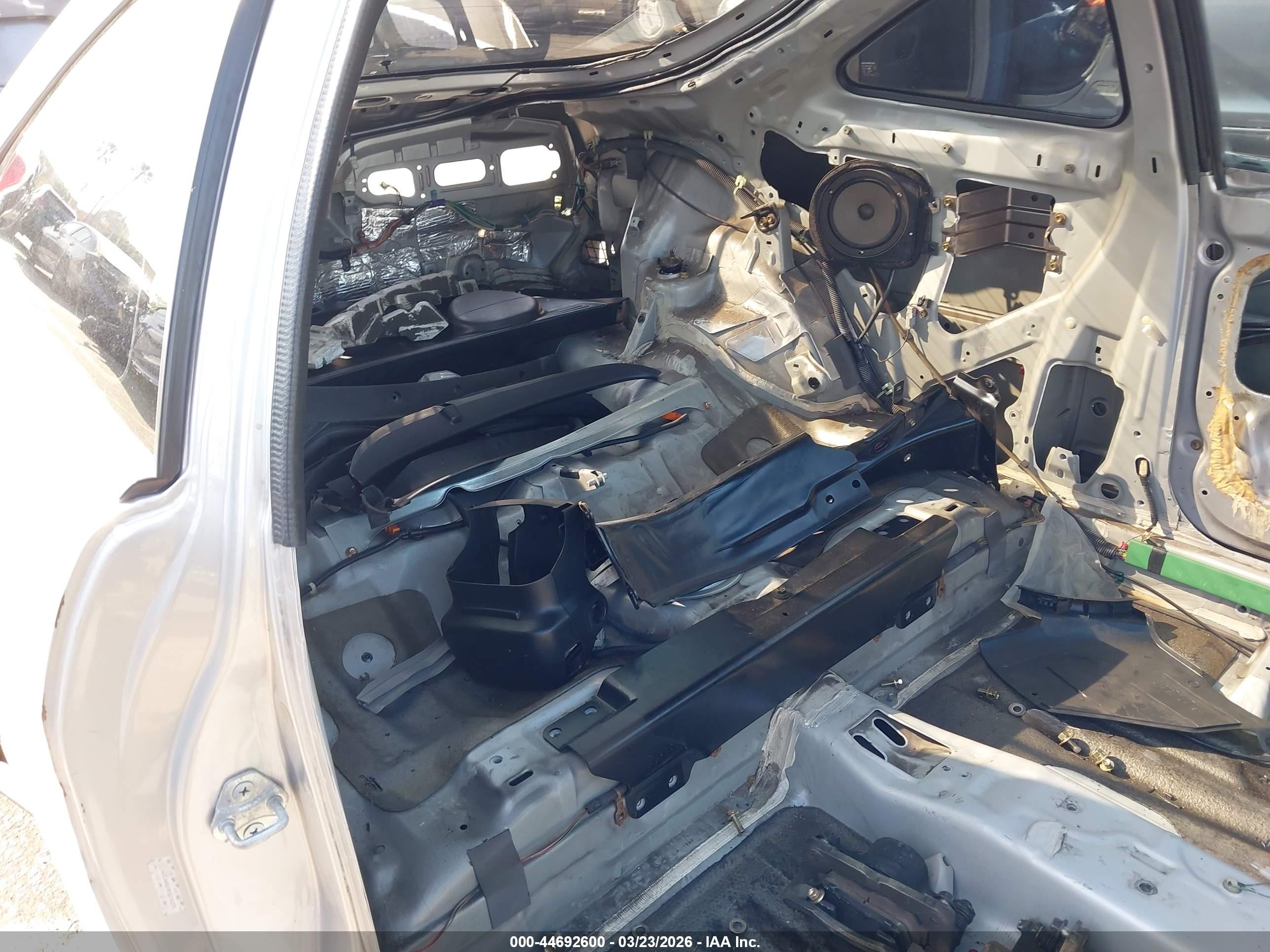 1998 Acura Integra Ls Silver vin: JH4DC4450WS014370