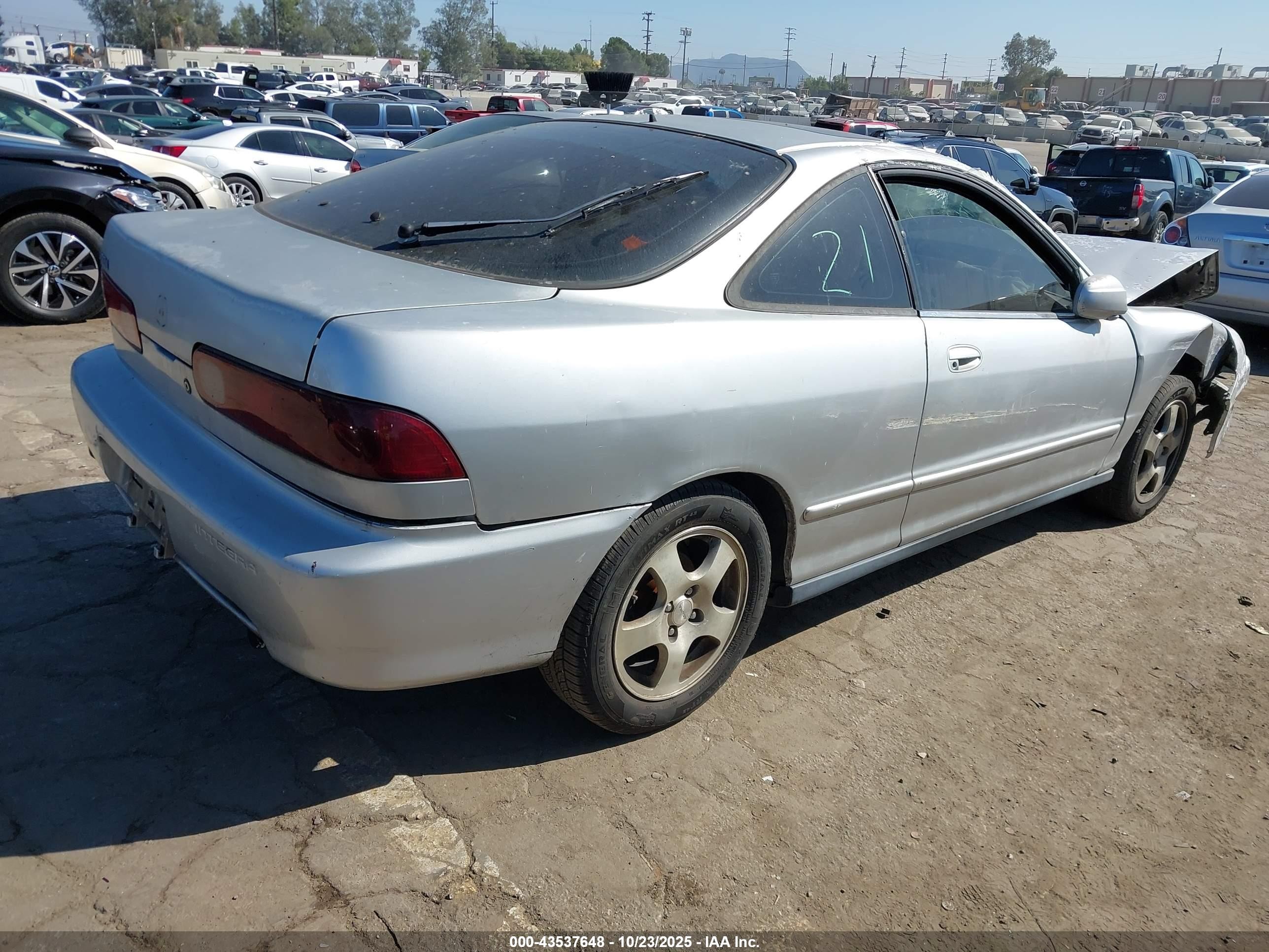 1998 Acura Integra Ls Silver vin: JH4DC4457WS020537