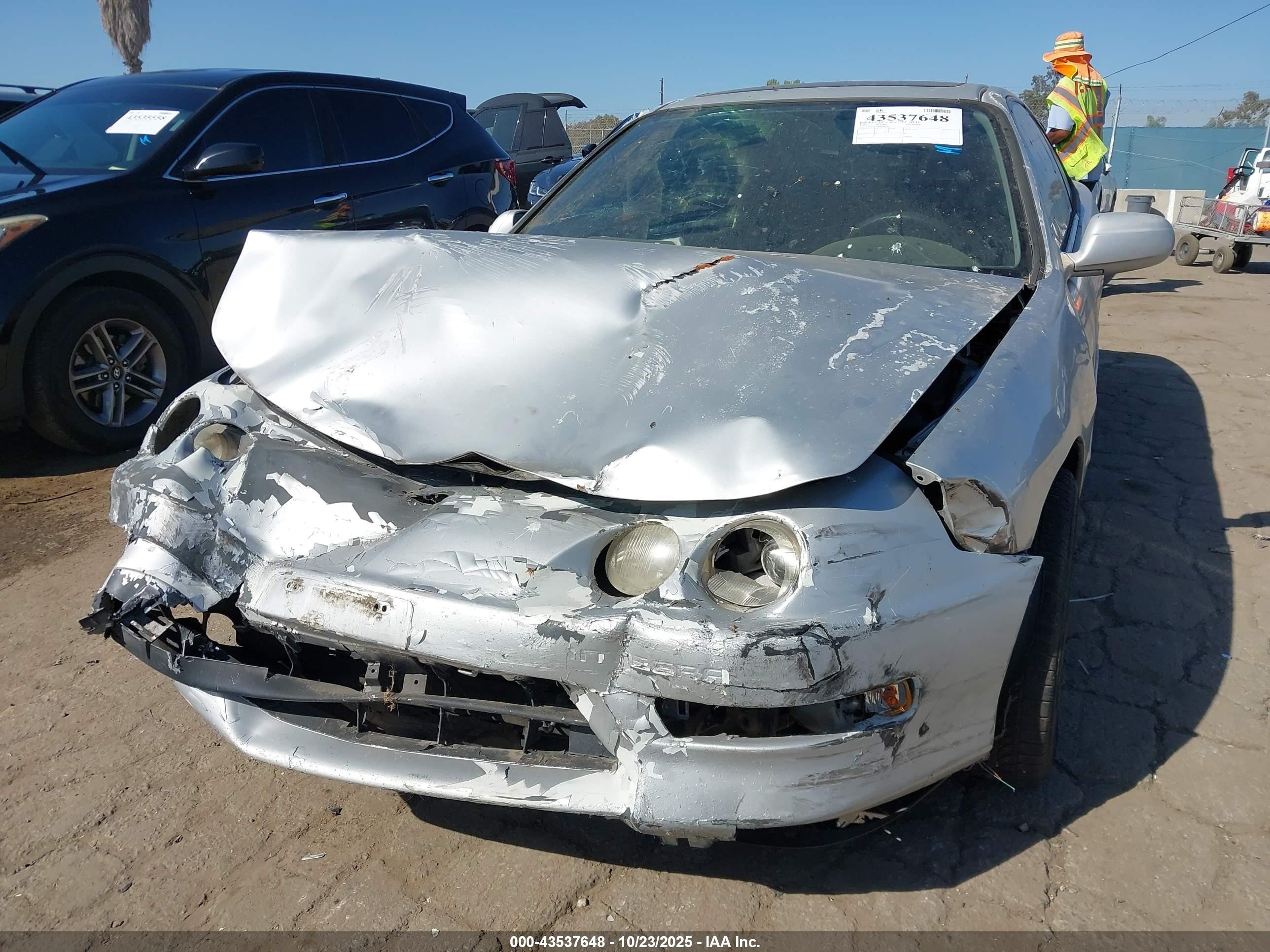 1998 Acura Integra Ls Silver vin: JH4DC4457WS020537