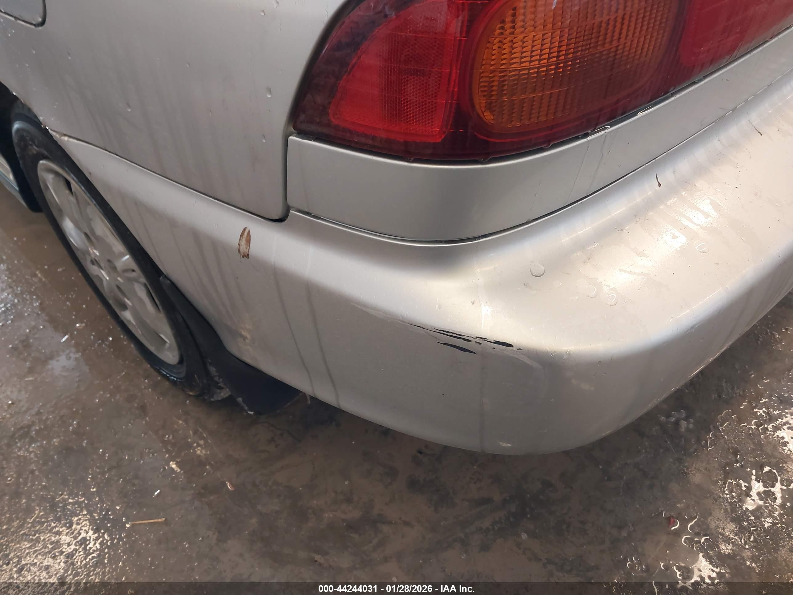 1997 Acura Integra Ls Silver vin: JH4DC4459VS021350