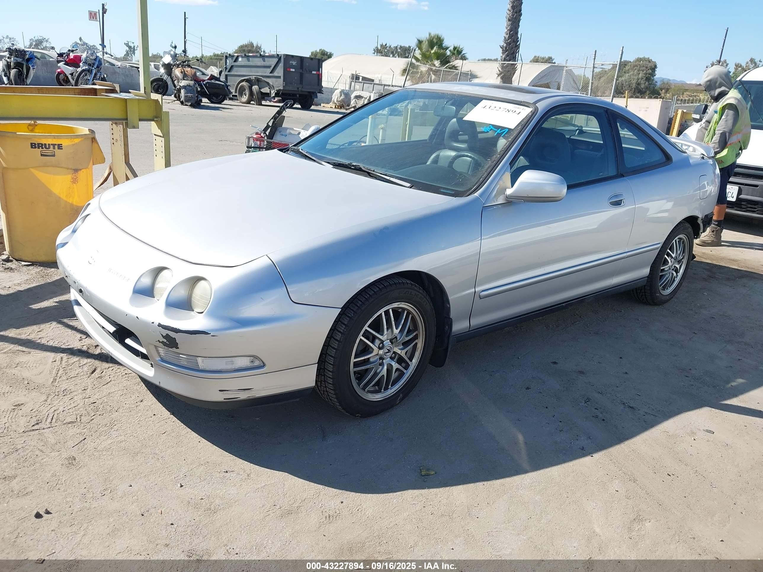 1997 Acura Integra Gs Silver vin: JH4DC4465VS007227
