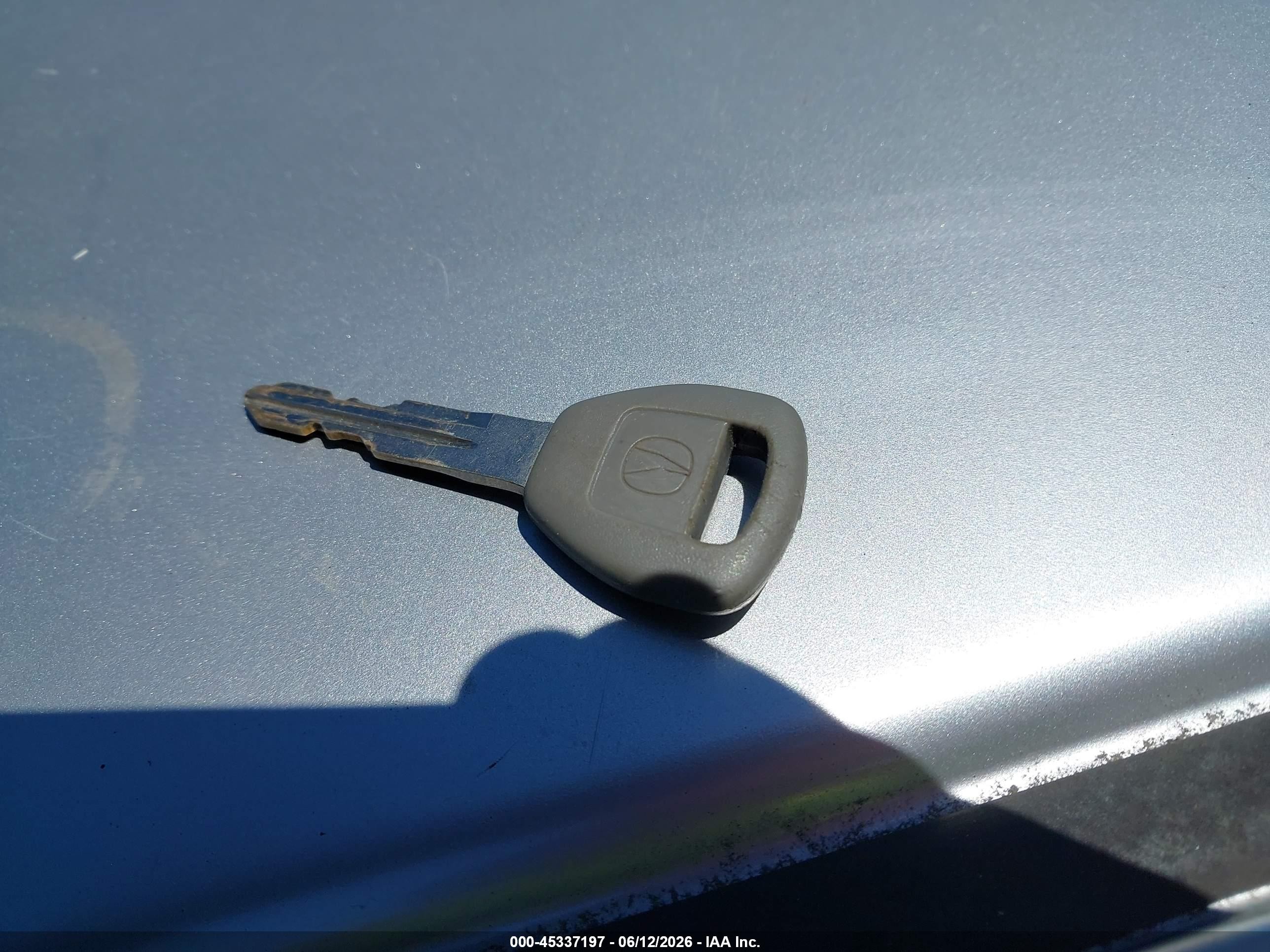 2002 Acura Rsx   Silver vin: JH4DC53812C018465