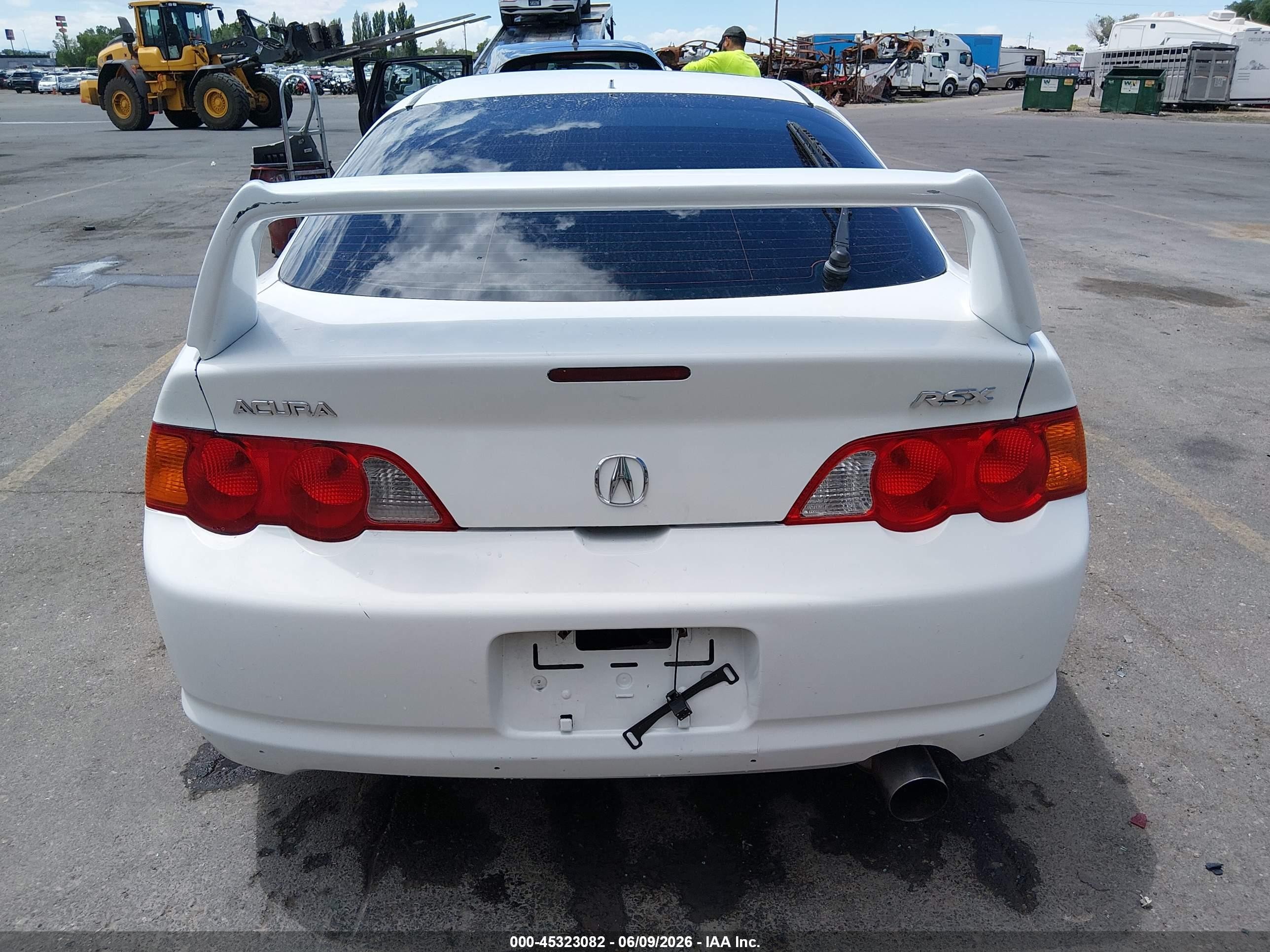 2004 Acura Rsx   White vin: JH4DC53854S012502