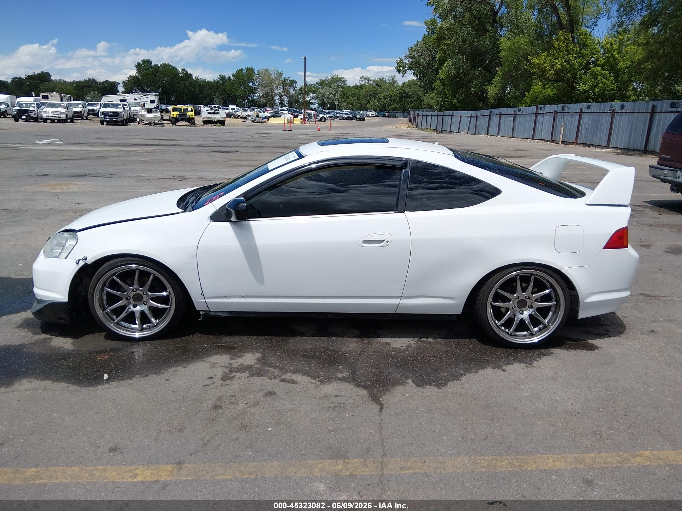 2004 Acura Rsx   White vin: JH4DC53854S012502