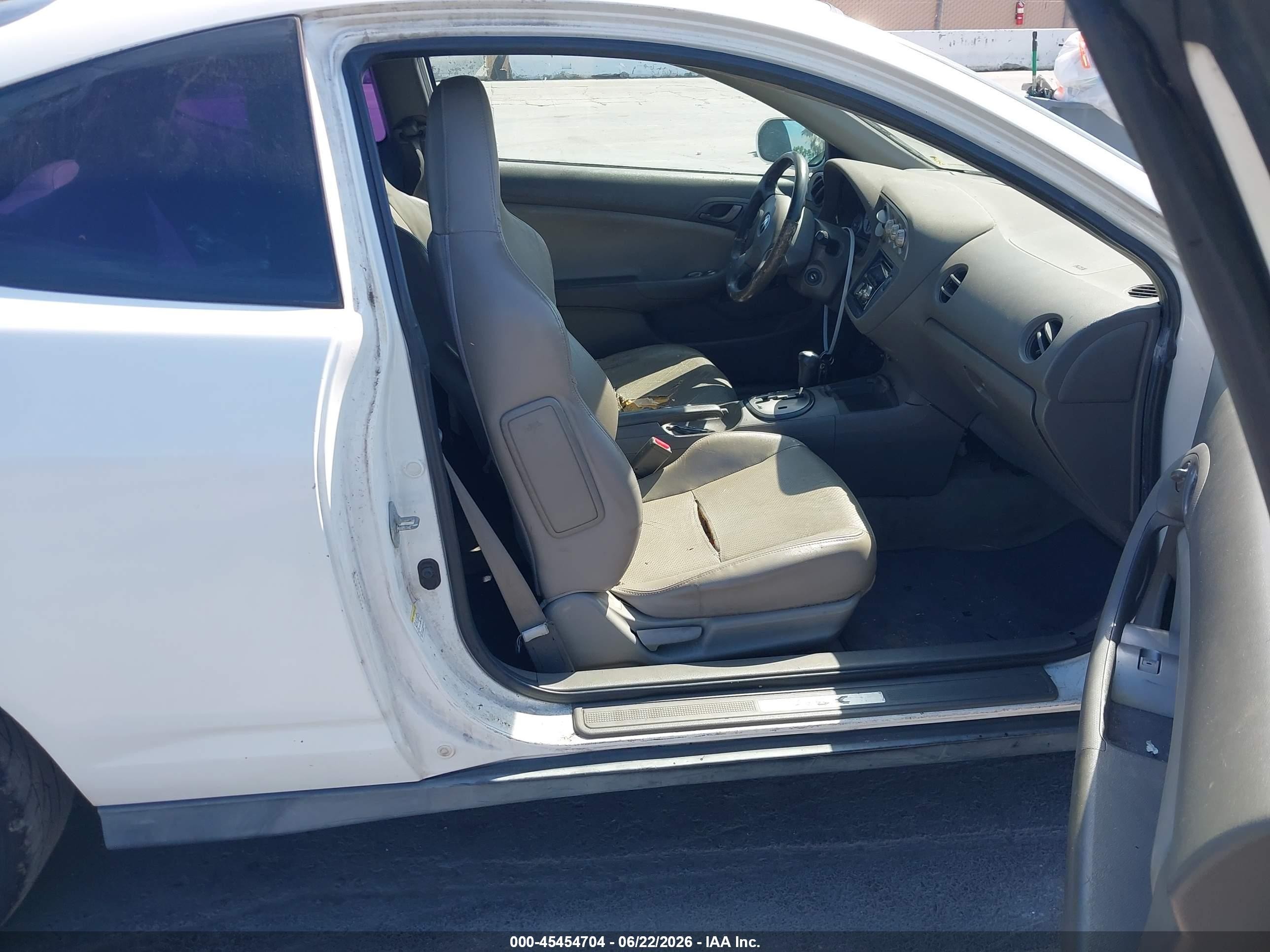 2004 Acura Rsx   White vin: JH4DC54824S006042