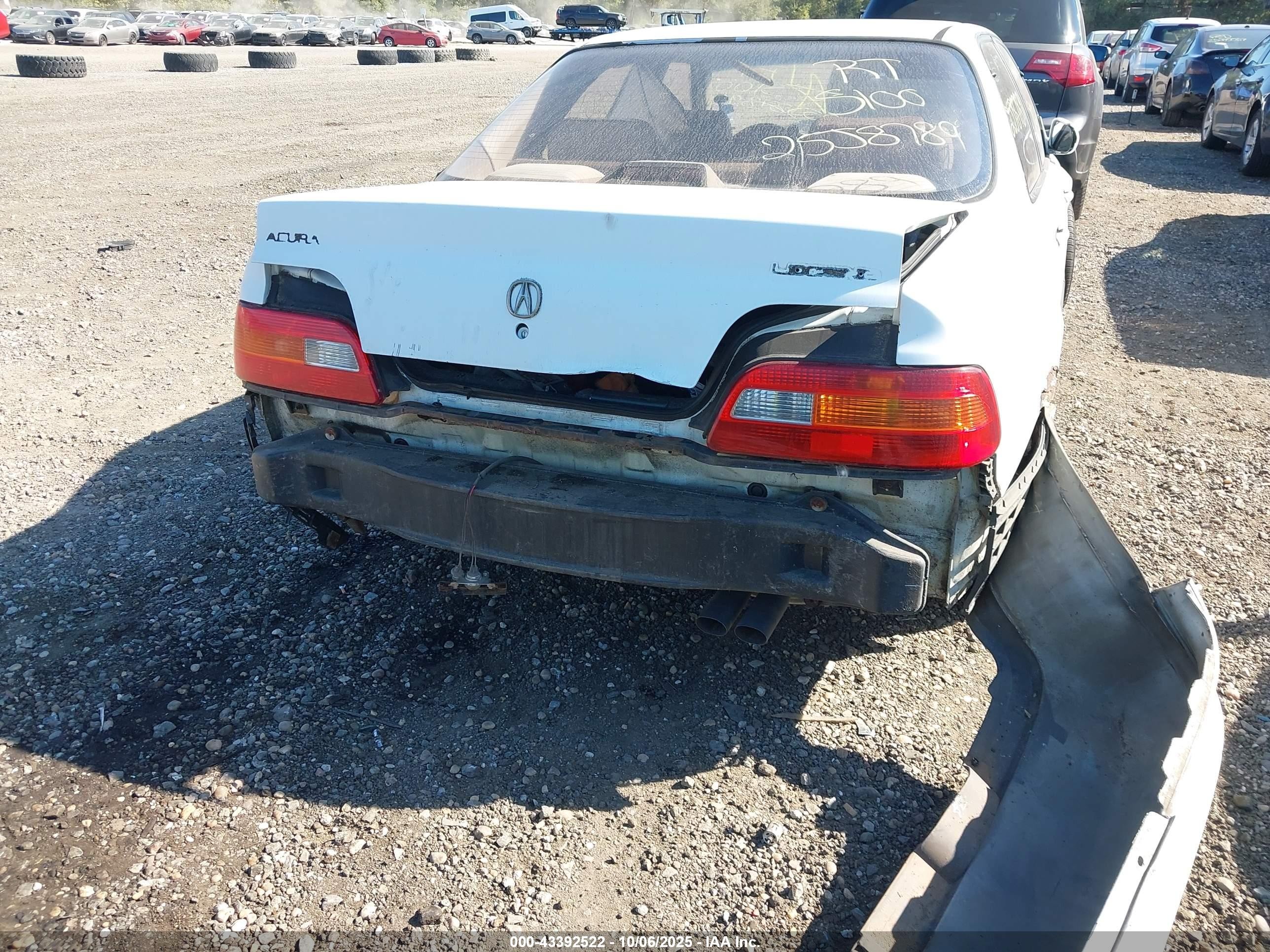 1992 Acura Legend L White vin: JH4KA7664NC006253