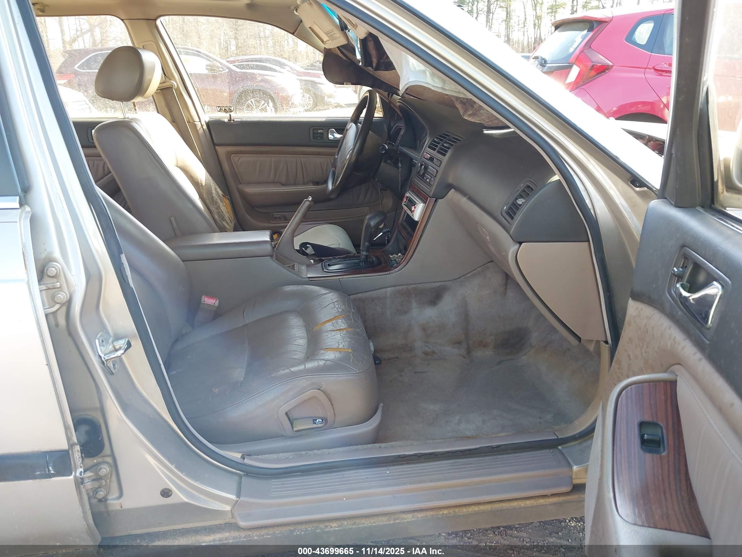 1992 Acura Legend L Gold vin: JH4KA7666NC006951
