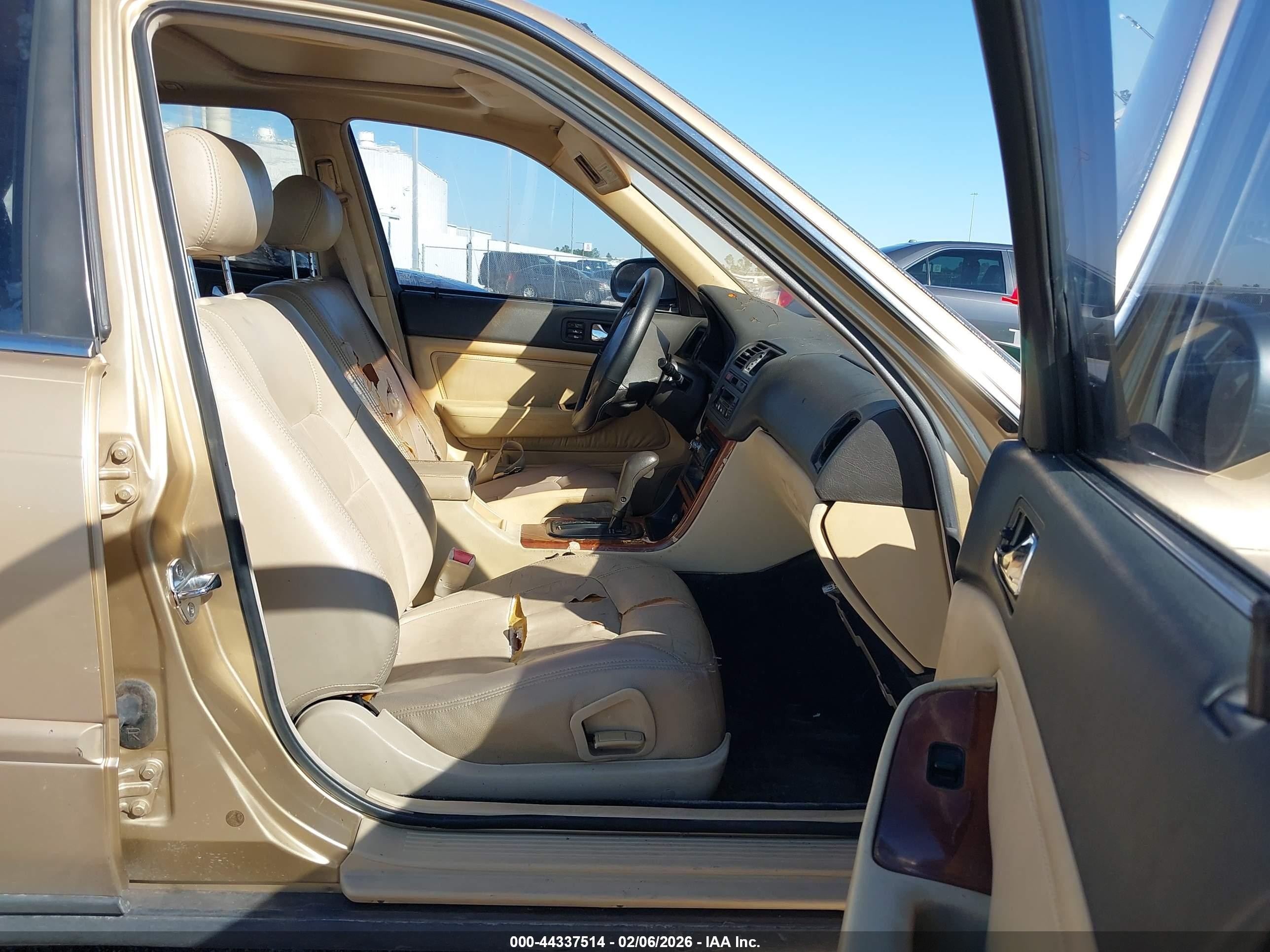 1991 Acura Legend Ls Tan vin: JH4KA7674MC020838