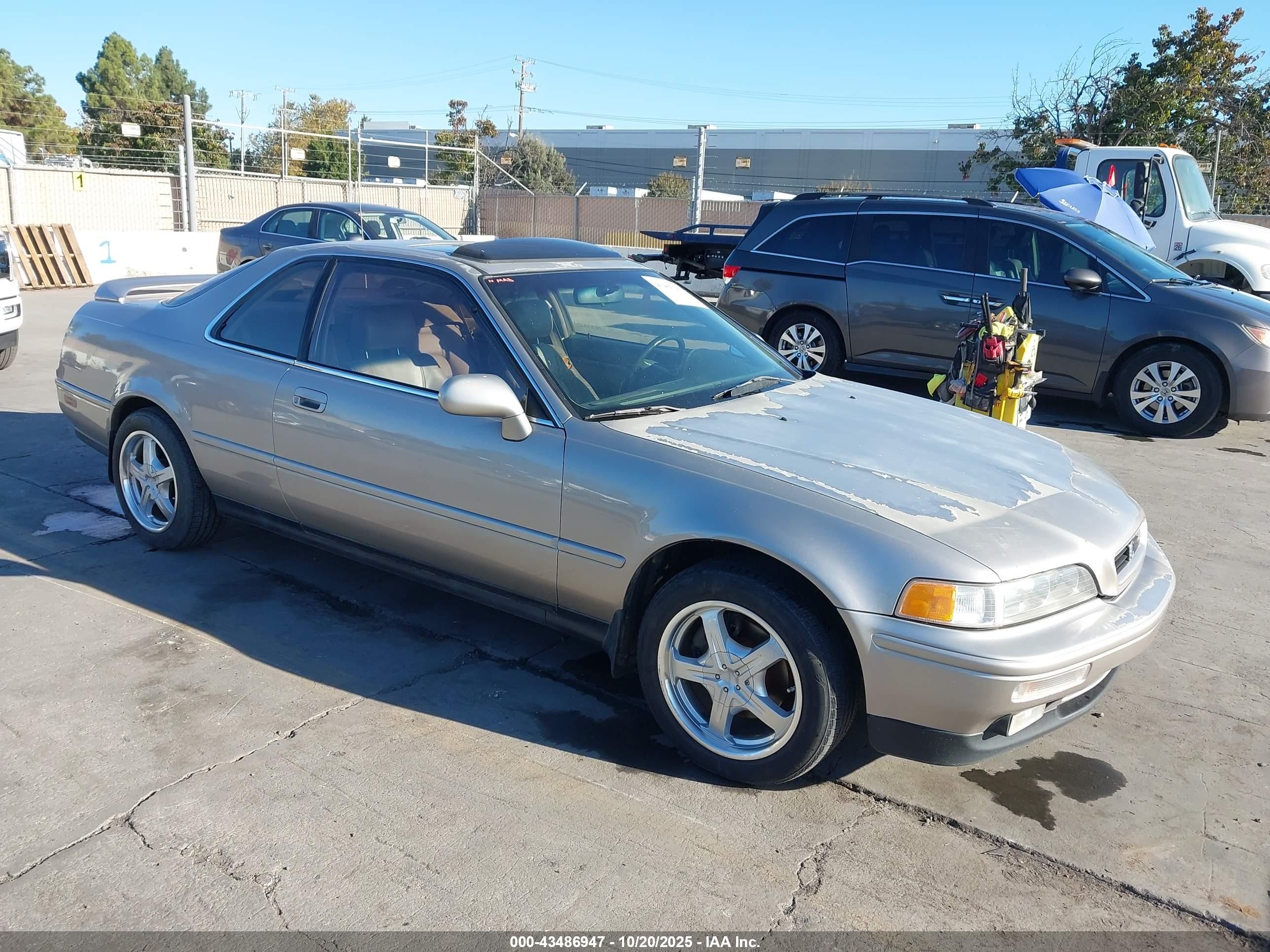 1992 Acura Legend Ls Silver vin: JH4KA8278NC001075
