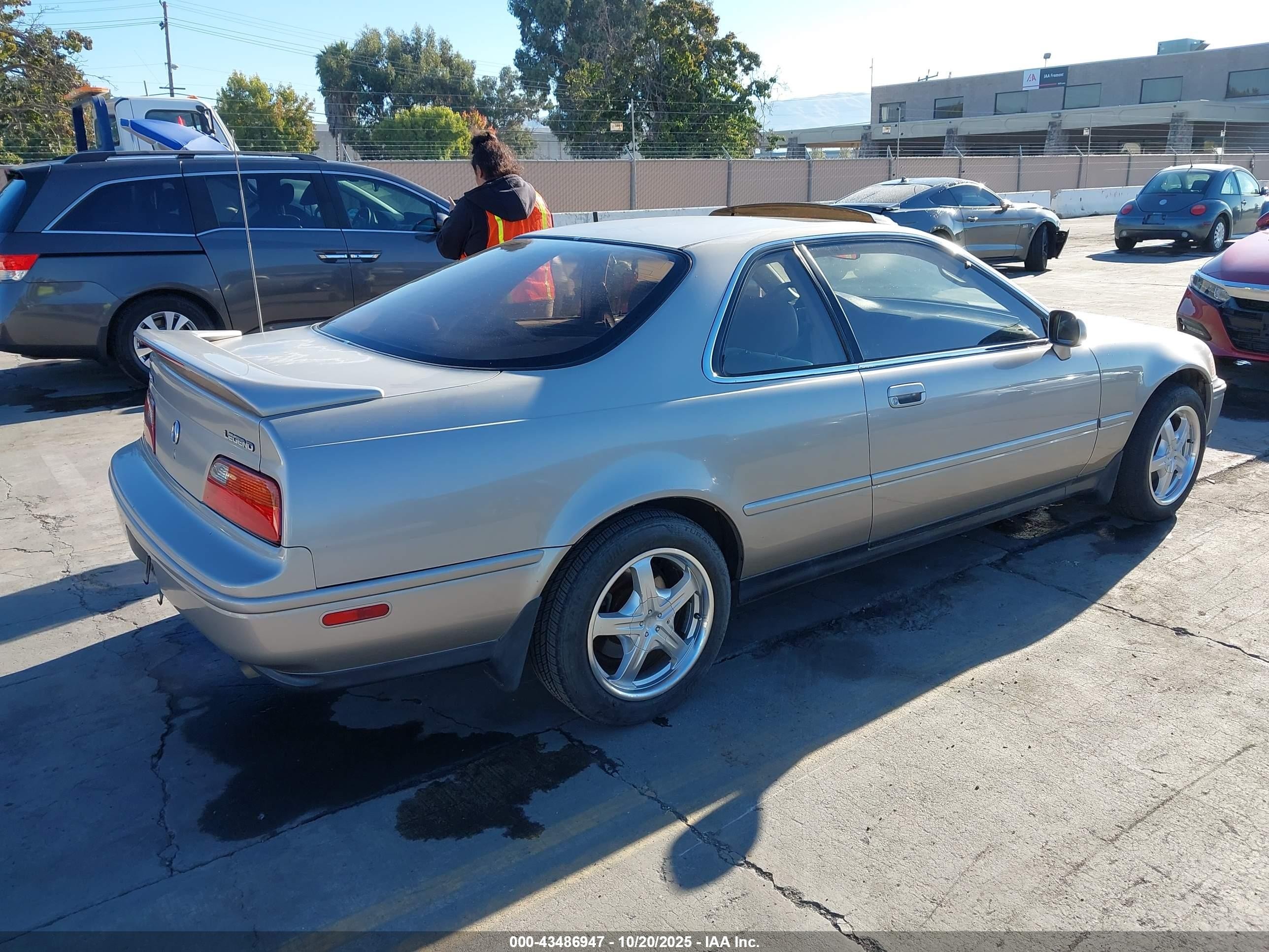 1992 Acura Legend Ls Silver vin: JH4KA8278NC001075