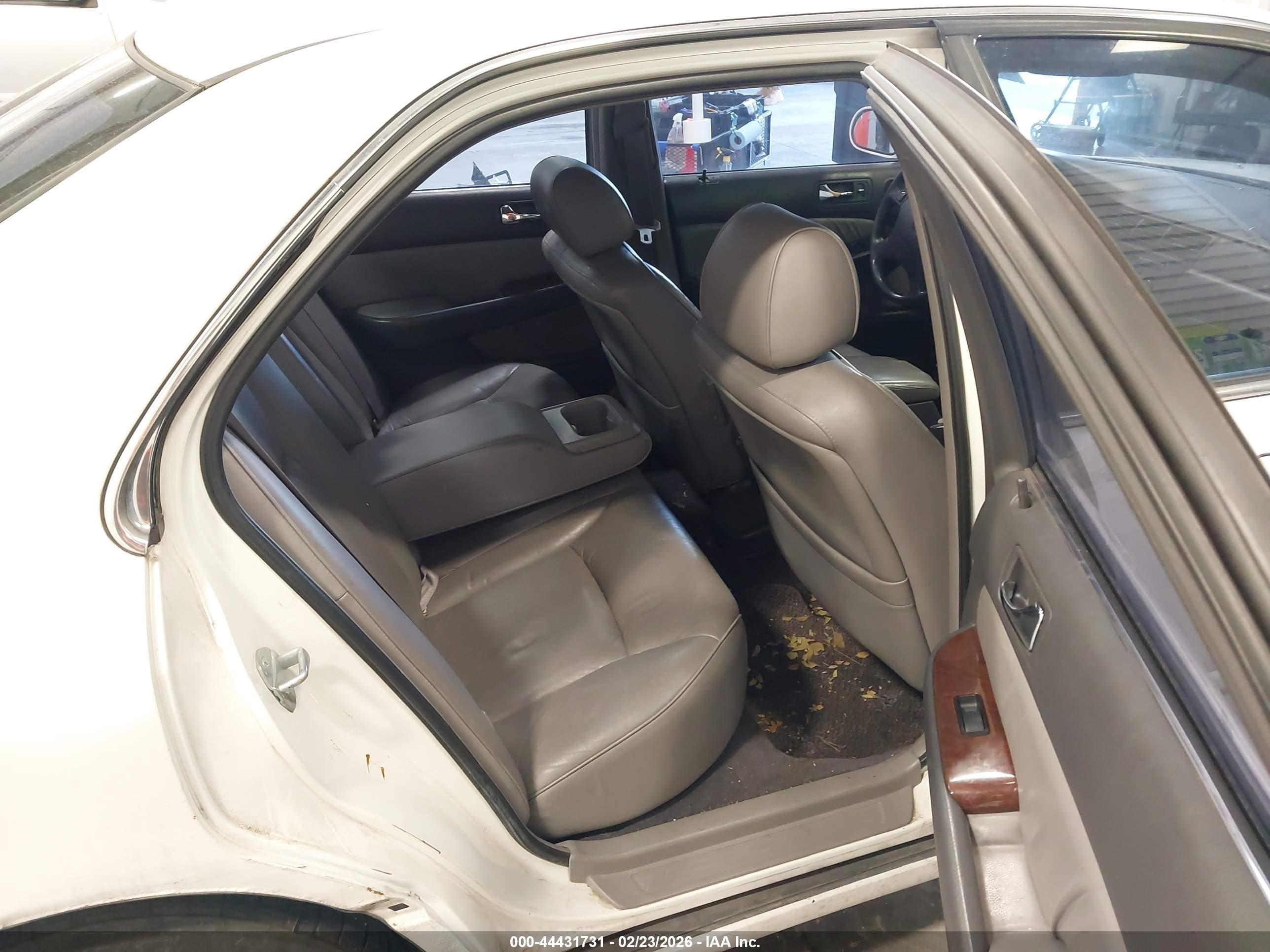 1997 Acura Rl 3.5 White vin: JH4KA9645VC008085