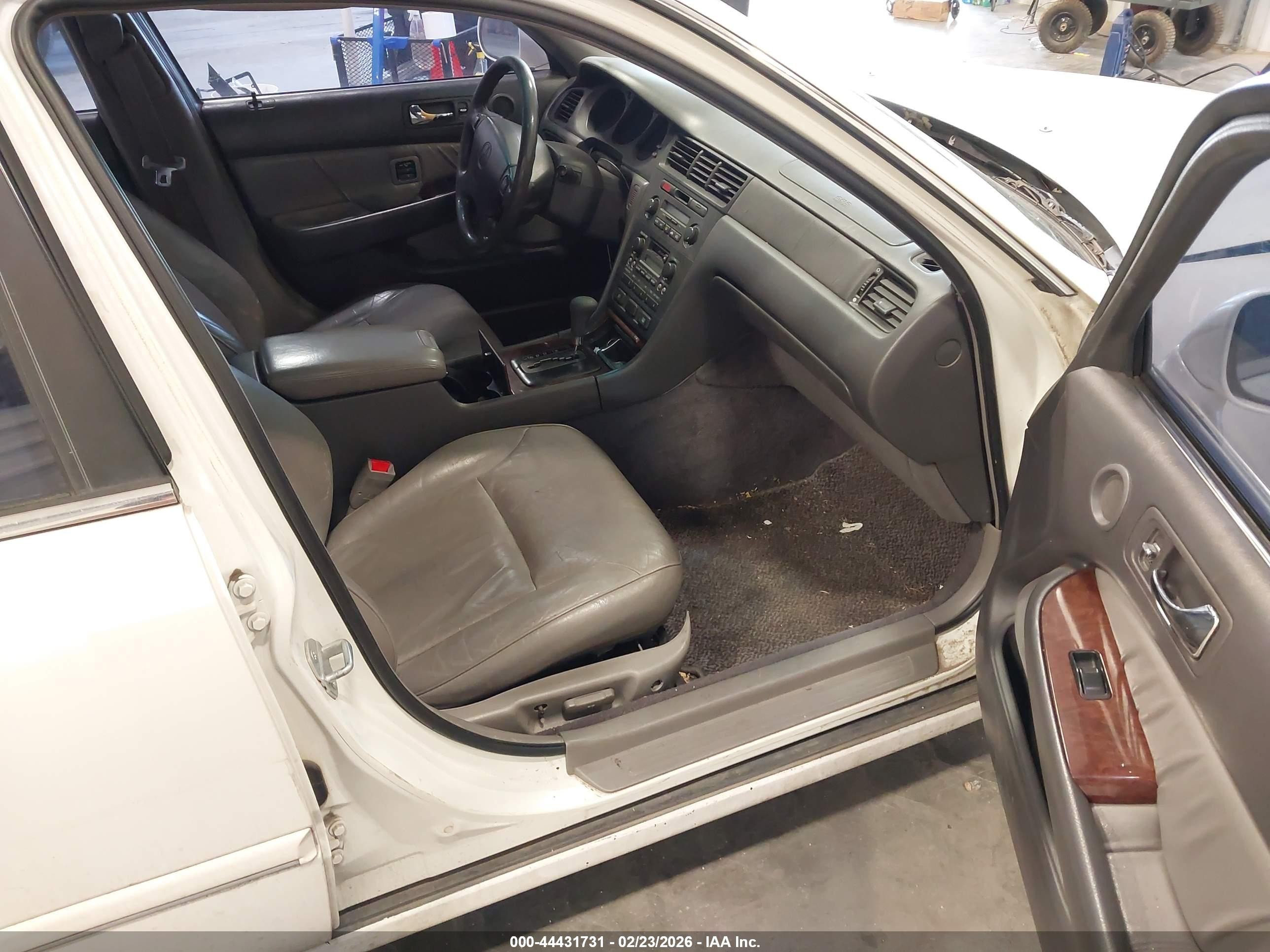 1997 Acura Rl 3.5 White vin: JH4KA9645VC008085