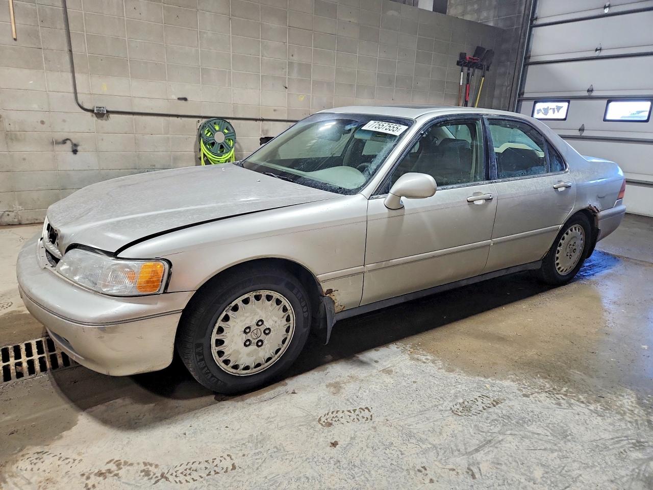 1997 Acura 3.5rl Silver vin: JH4KA9645VC014422