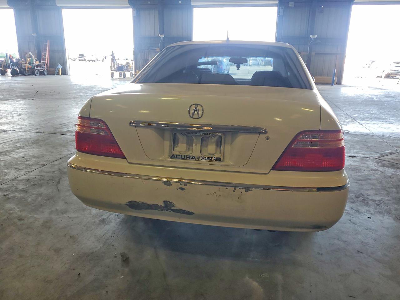 2002 Acura 3.5rl White vin: JH4KA96512C001722