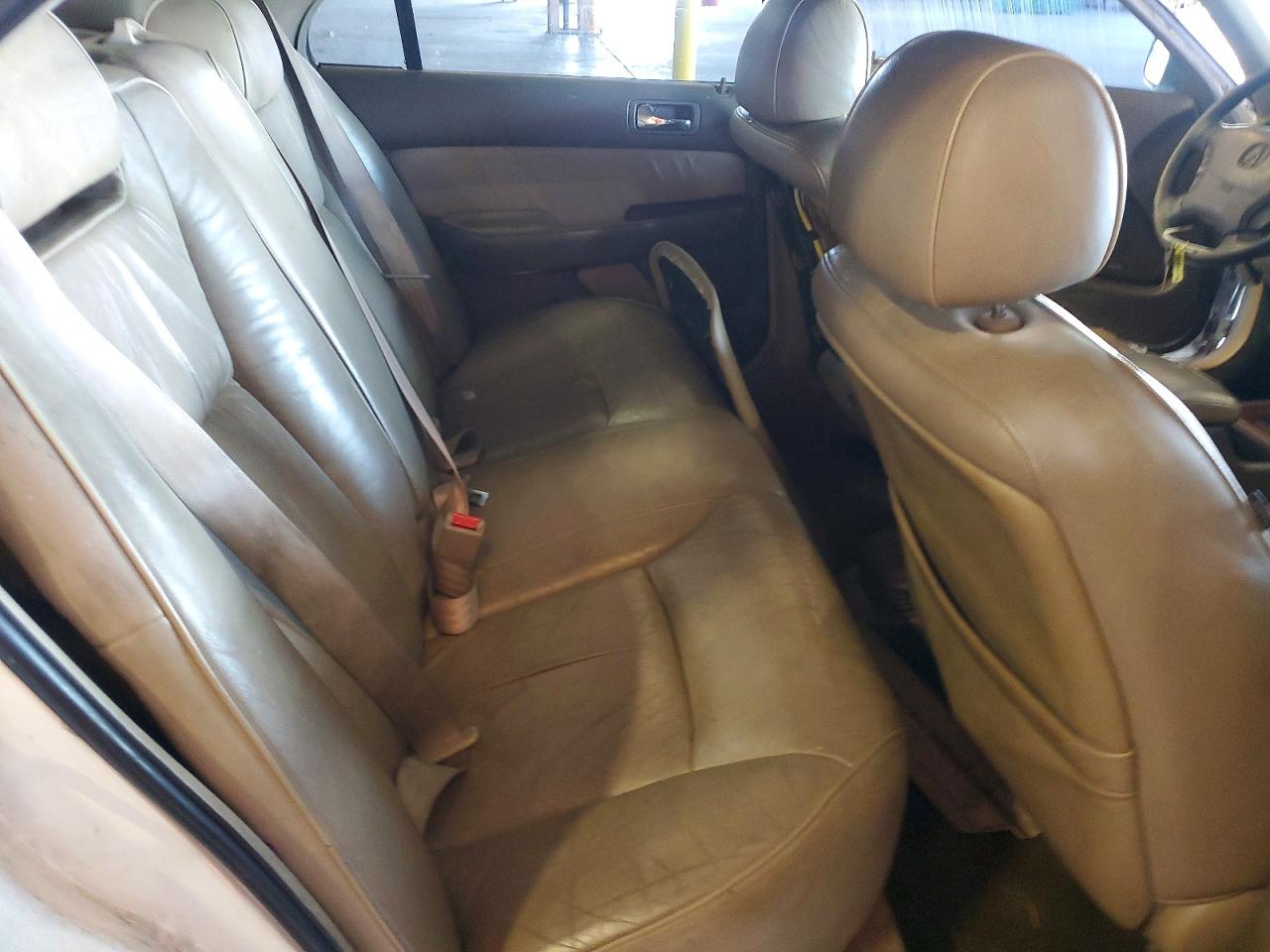 2002 Acura 3.5rl White vin: JH4KA96512C001722
