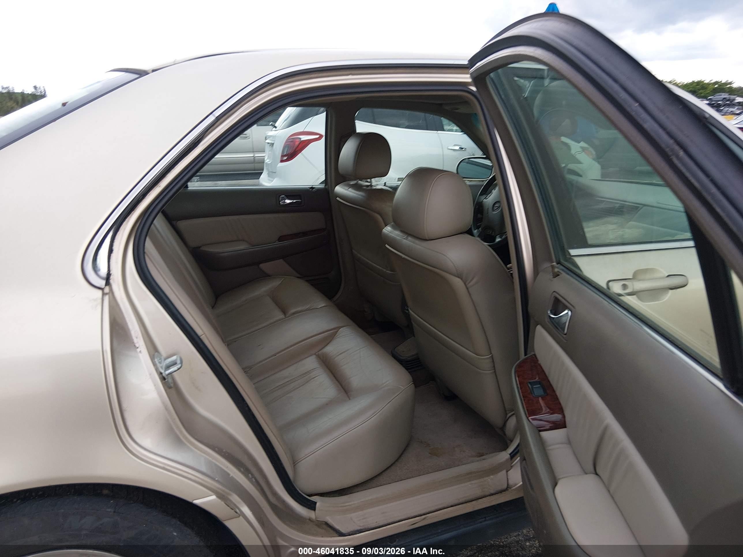 2000 Acura Rl 3.5 Gold vin: JH4KA9653YC000418