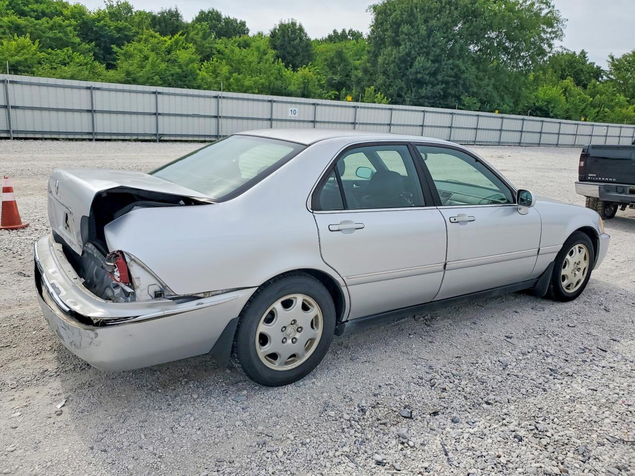 2000 Acura 3.5rl Silver vin: JH4KA9653YC013072