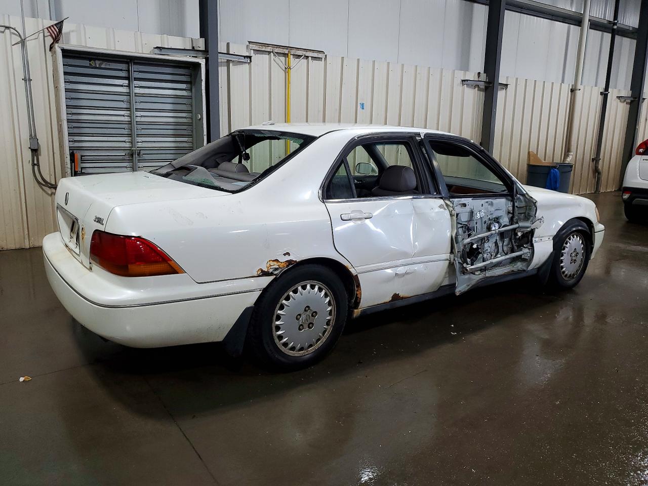 1996 Acura 3.5rl White vin: JH4KA9655TC009386