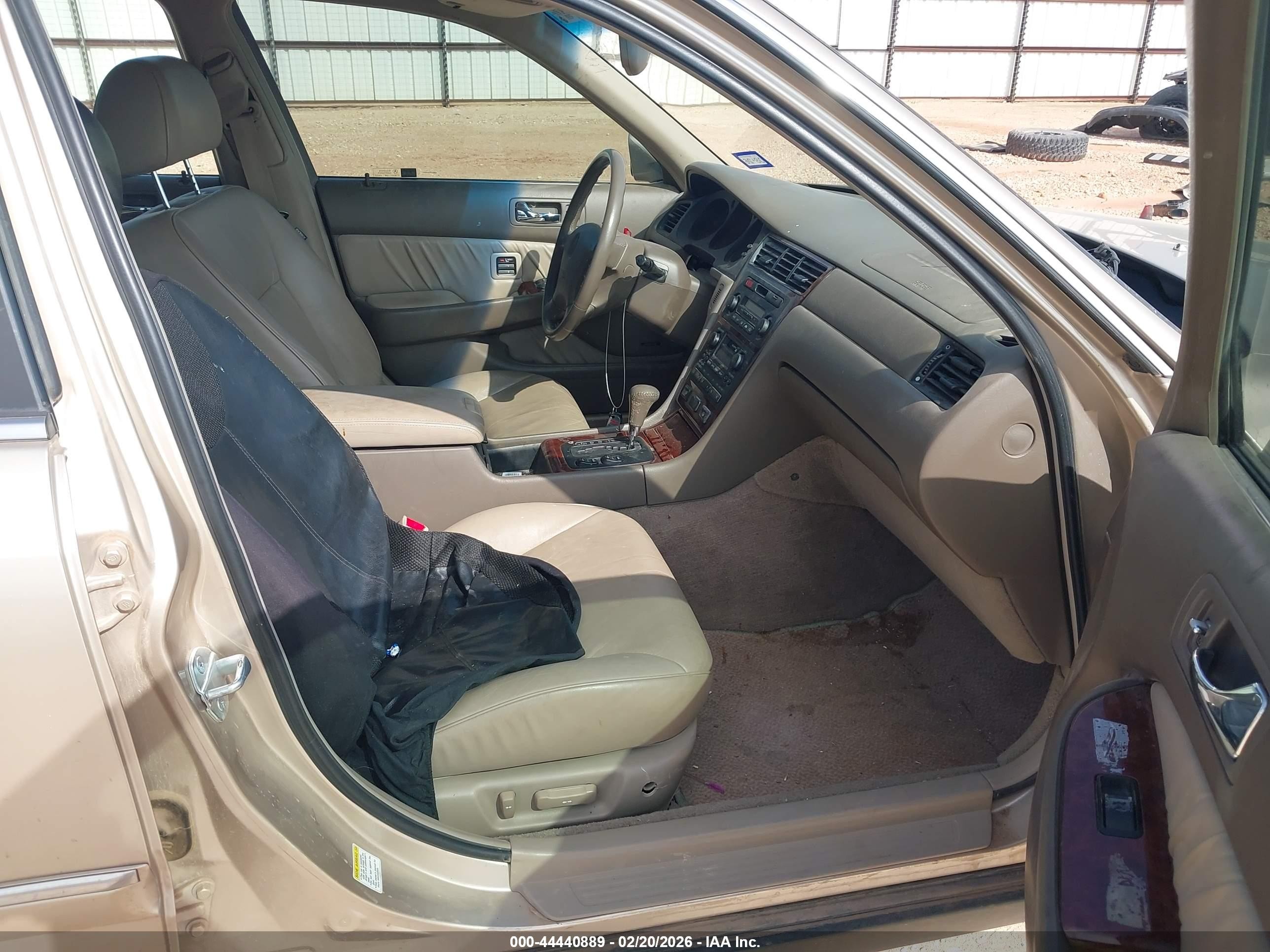 1999 Acura Rl 3.5 Gold vin: JH4KA9657XC008035