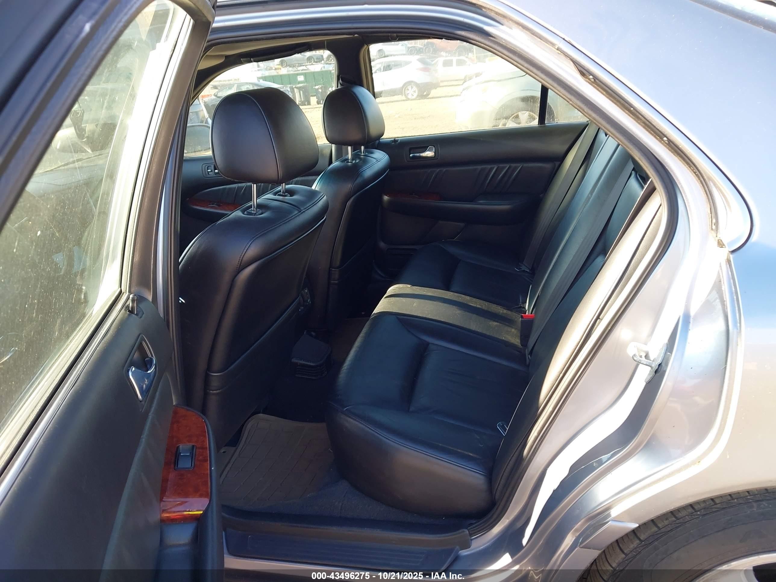 1999 Acura Rl 3.5 Silver vin: JH4KA9659XC008179