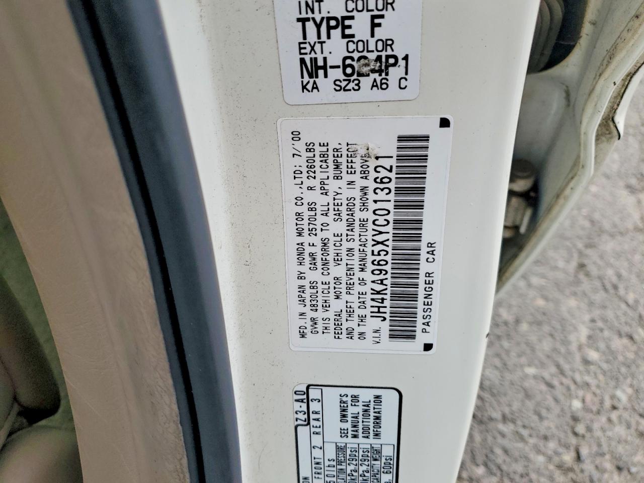 2000 Acura 3.5rl White vin: JH4KA965XYC013621