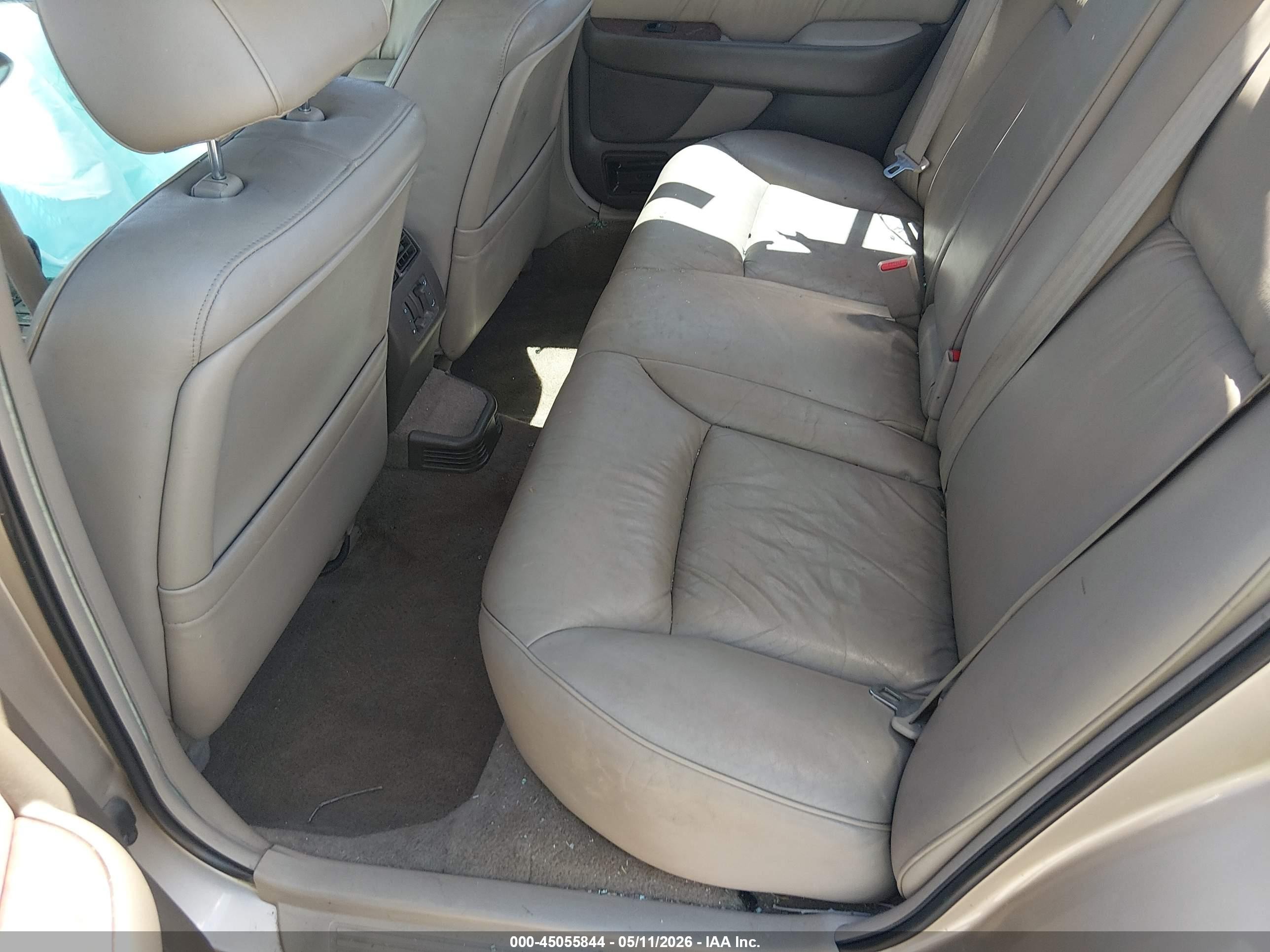 2000 Acura Rl 3.5 Gold vin: JH4KA9664YC009136
