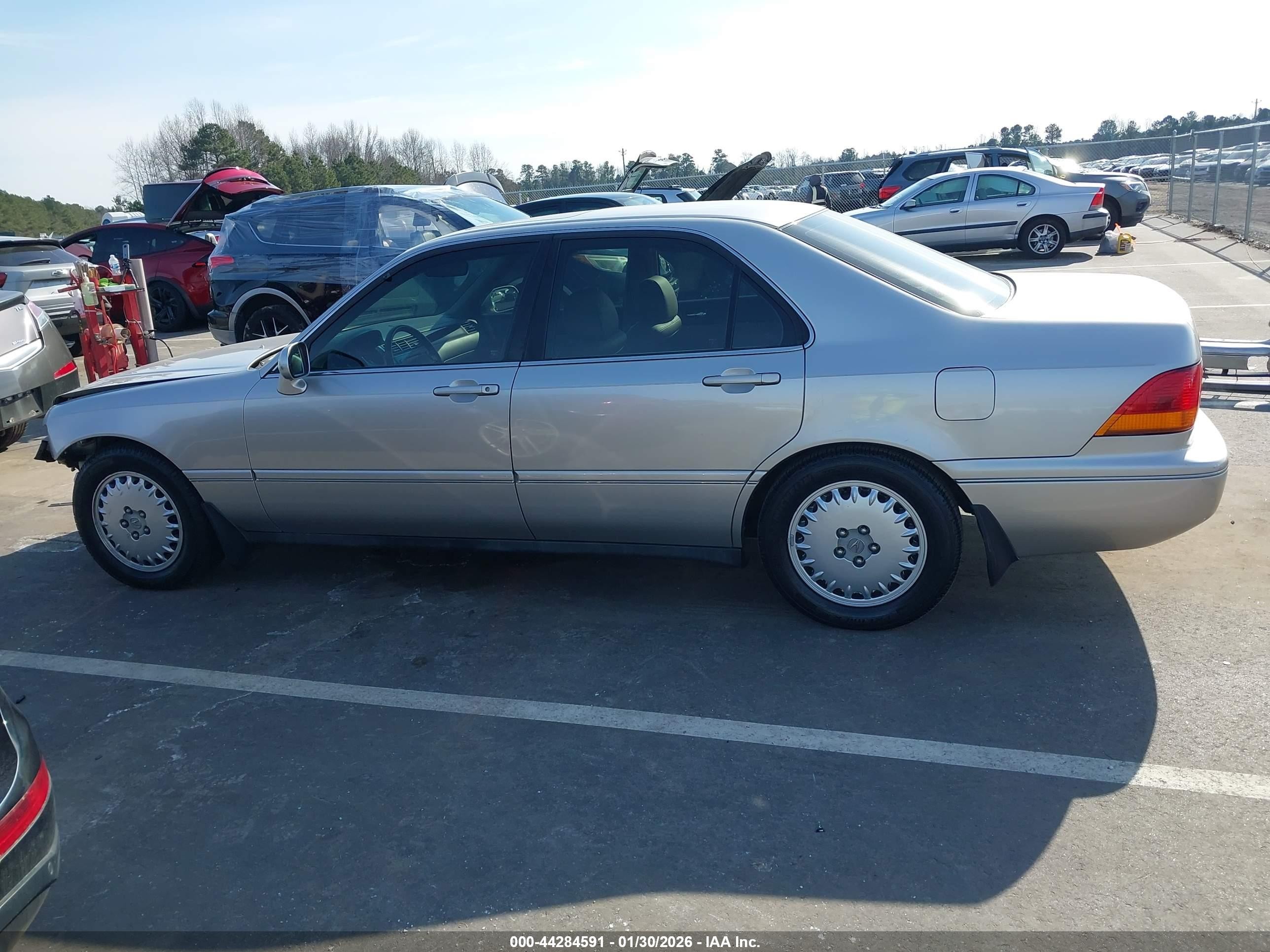 1997 Acura Rl 3.5 Silver vin: JH4KA9665VC013532