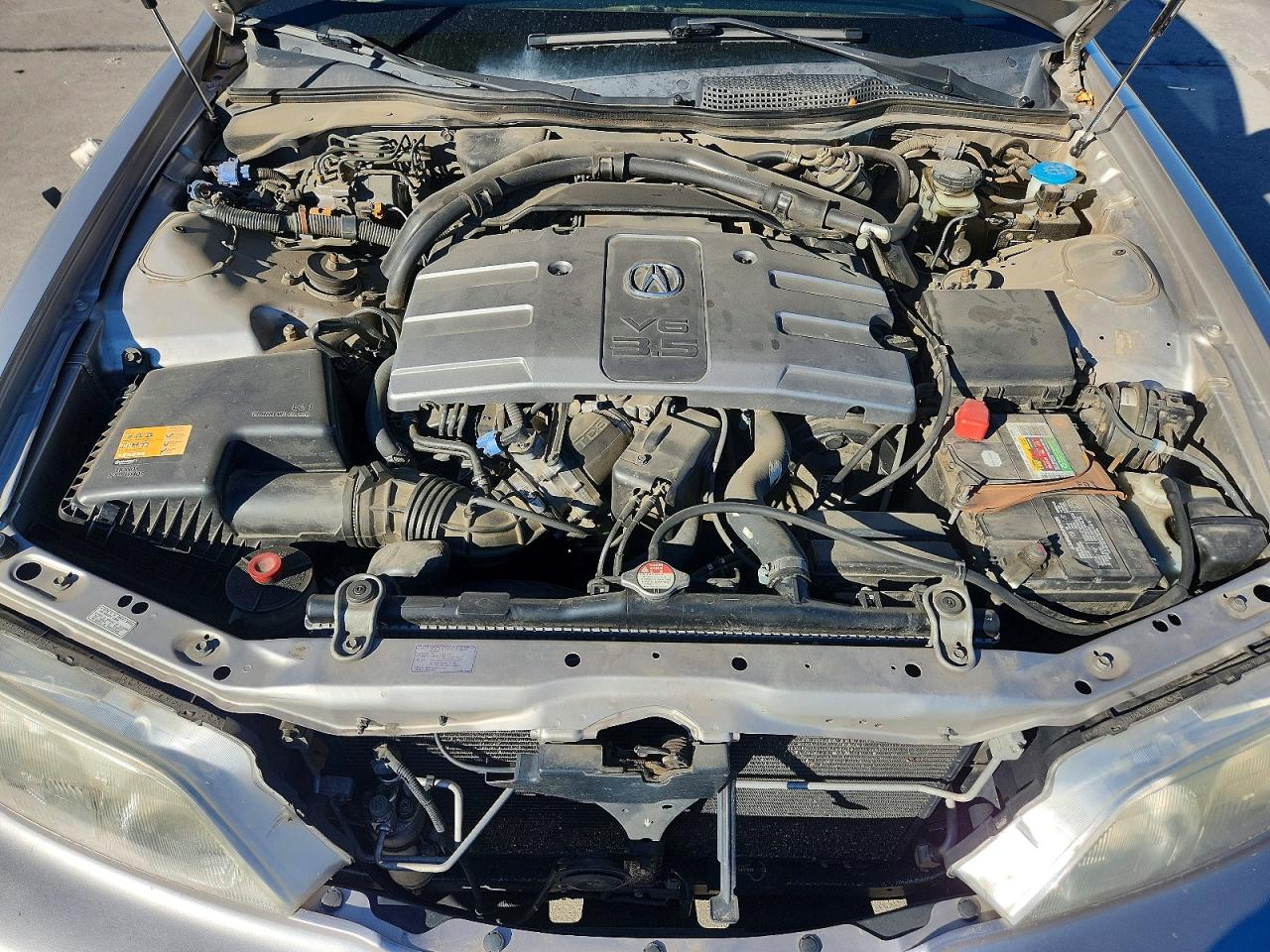 1998 Acura 3.5rl Silver vin: JH4KA9668WC002090