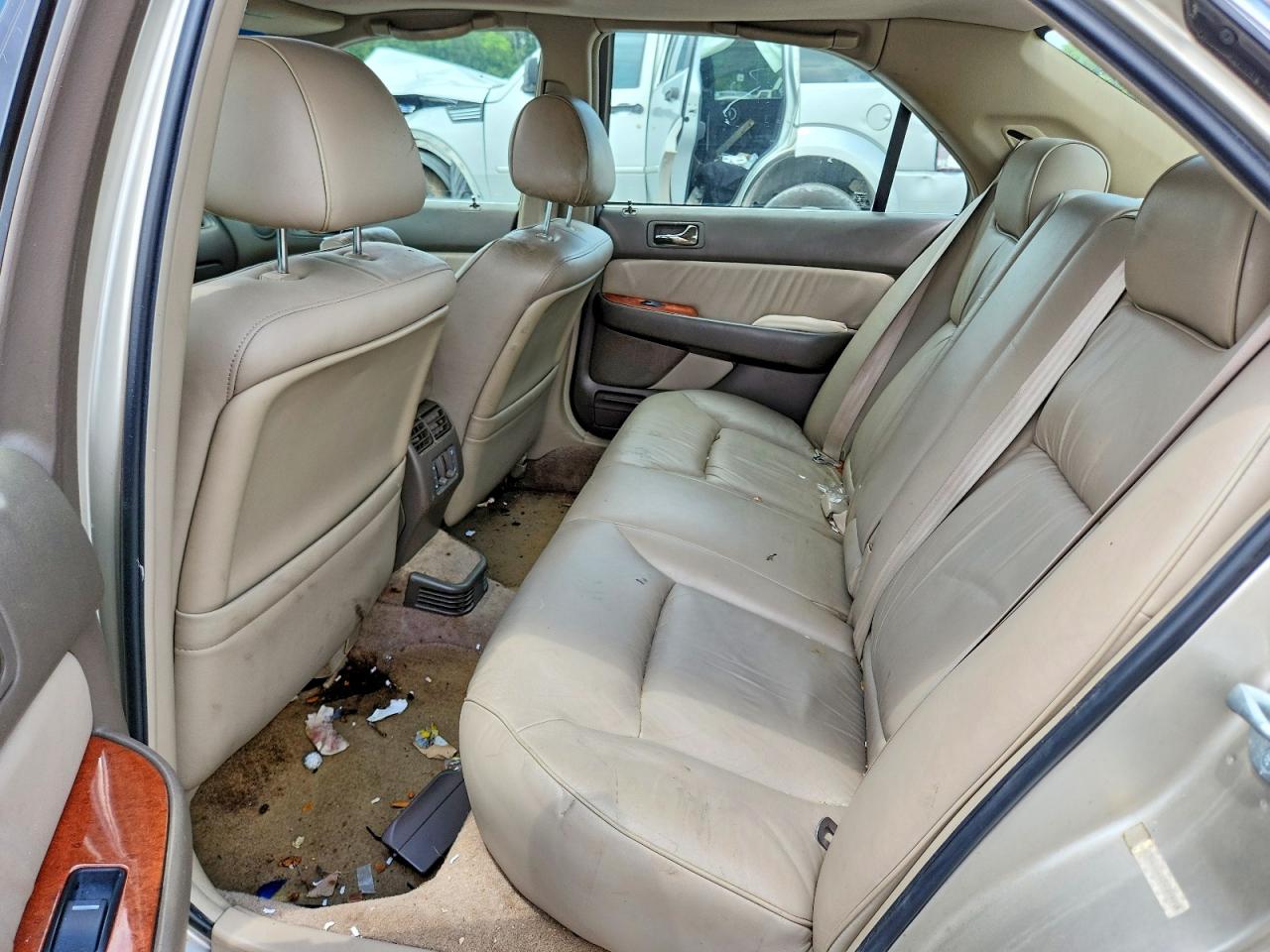 2004 Acura 3.5rl Beige vin: JH4KA966X4C008051