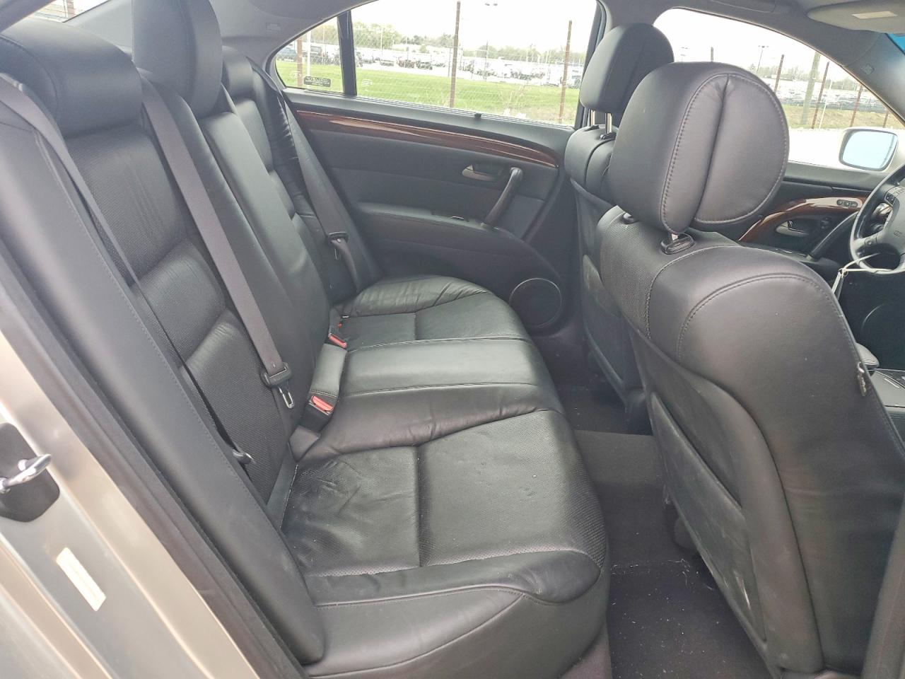 2005 Acura Rl Silver vin: JH4KB16505C009815