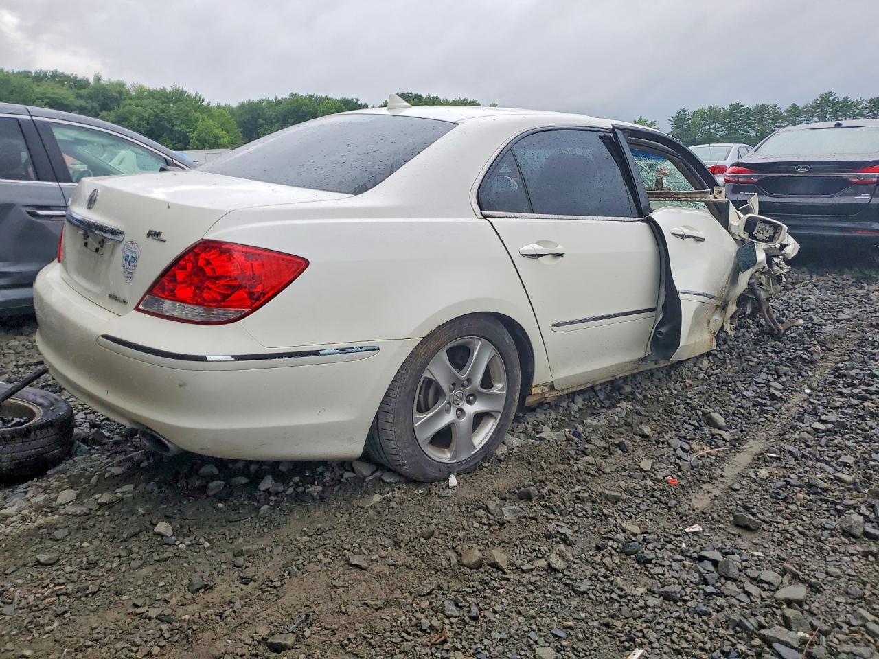 2006 Acura Rl White vin: JH4KB16506C003708