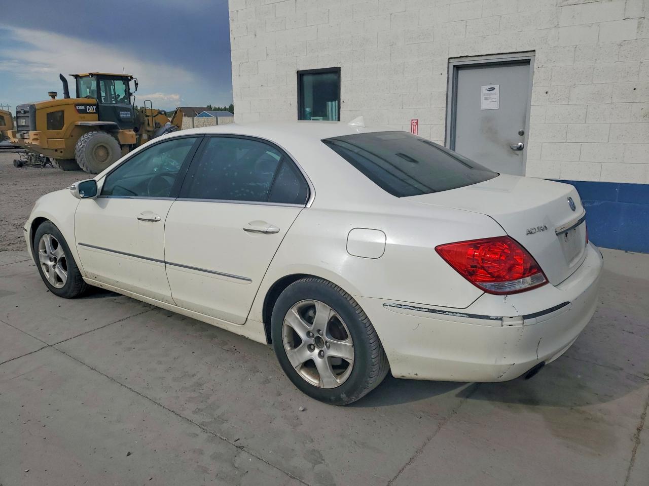 2005 Acura Rl White vin: JH4KB16515C015686