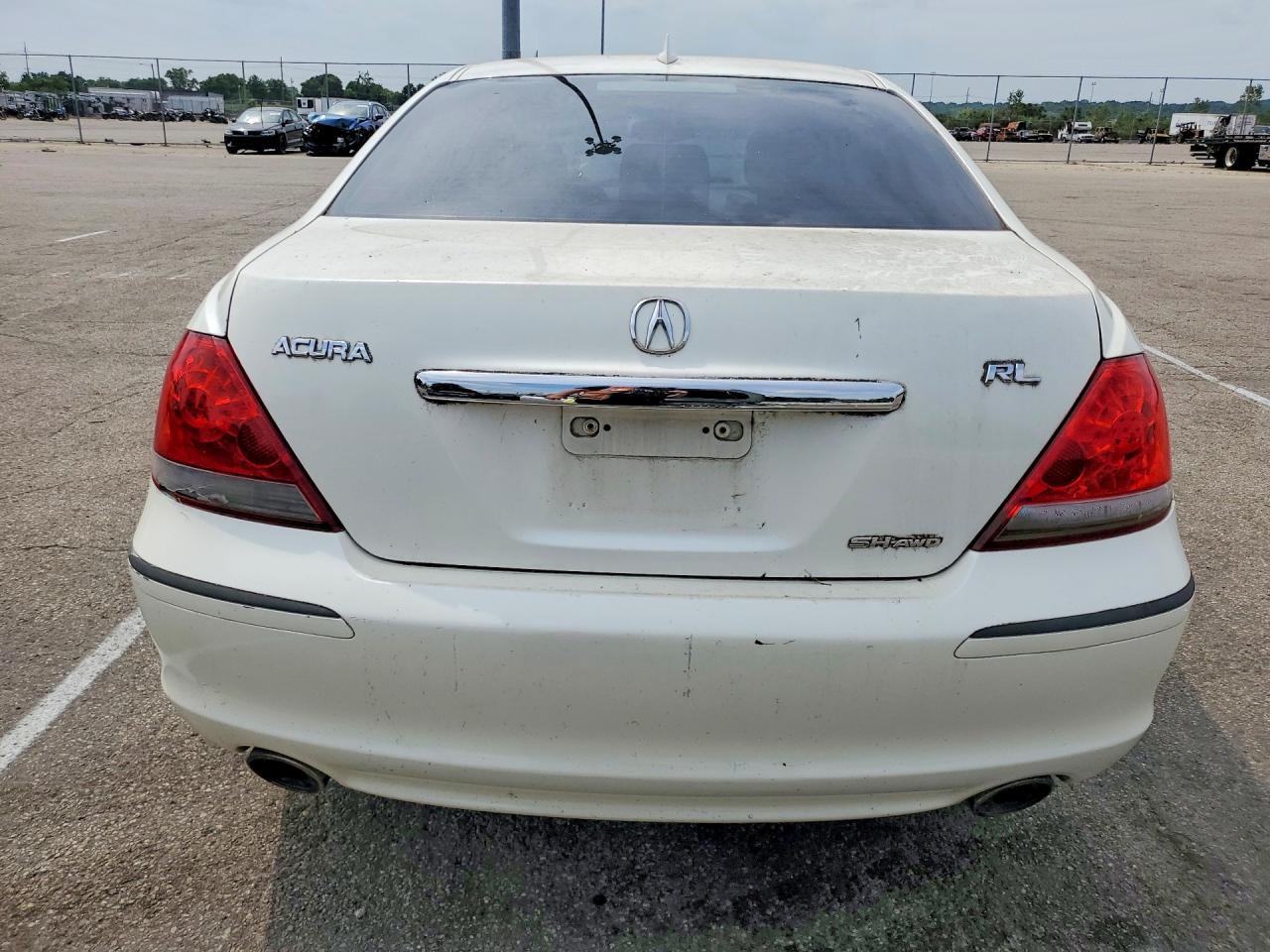 2006 Acura Rl White vin: JH4KB16516C004429