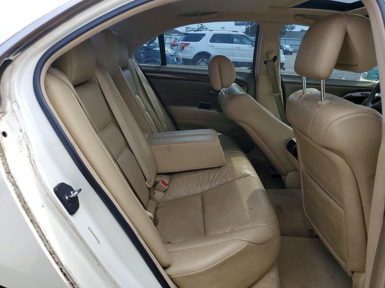 2006 Acura Rl White vin: JH4KB16516C004429