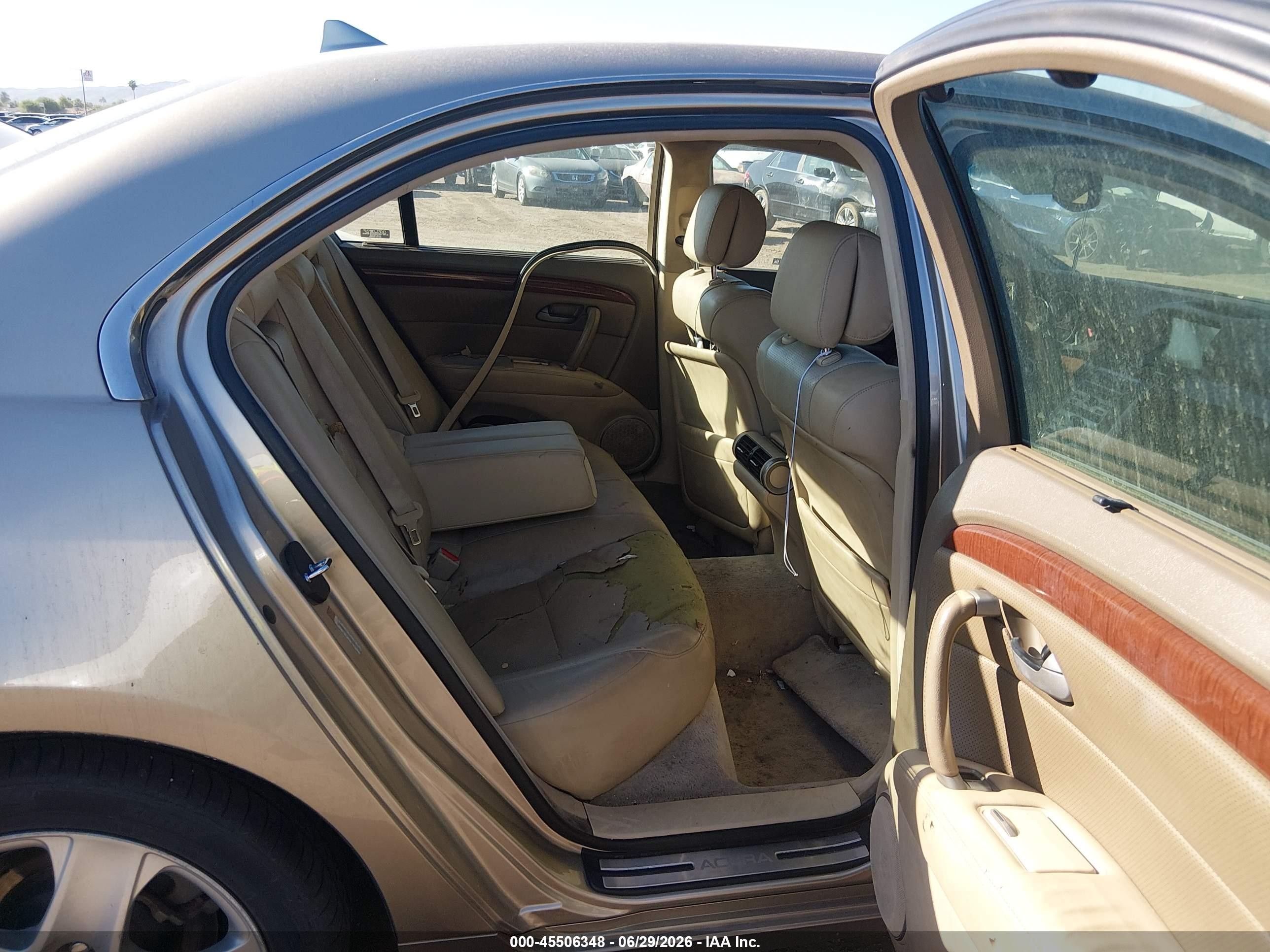 2005 Acura Rl 3.5 Gold vin: JH4KB16525C007788