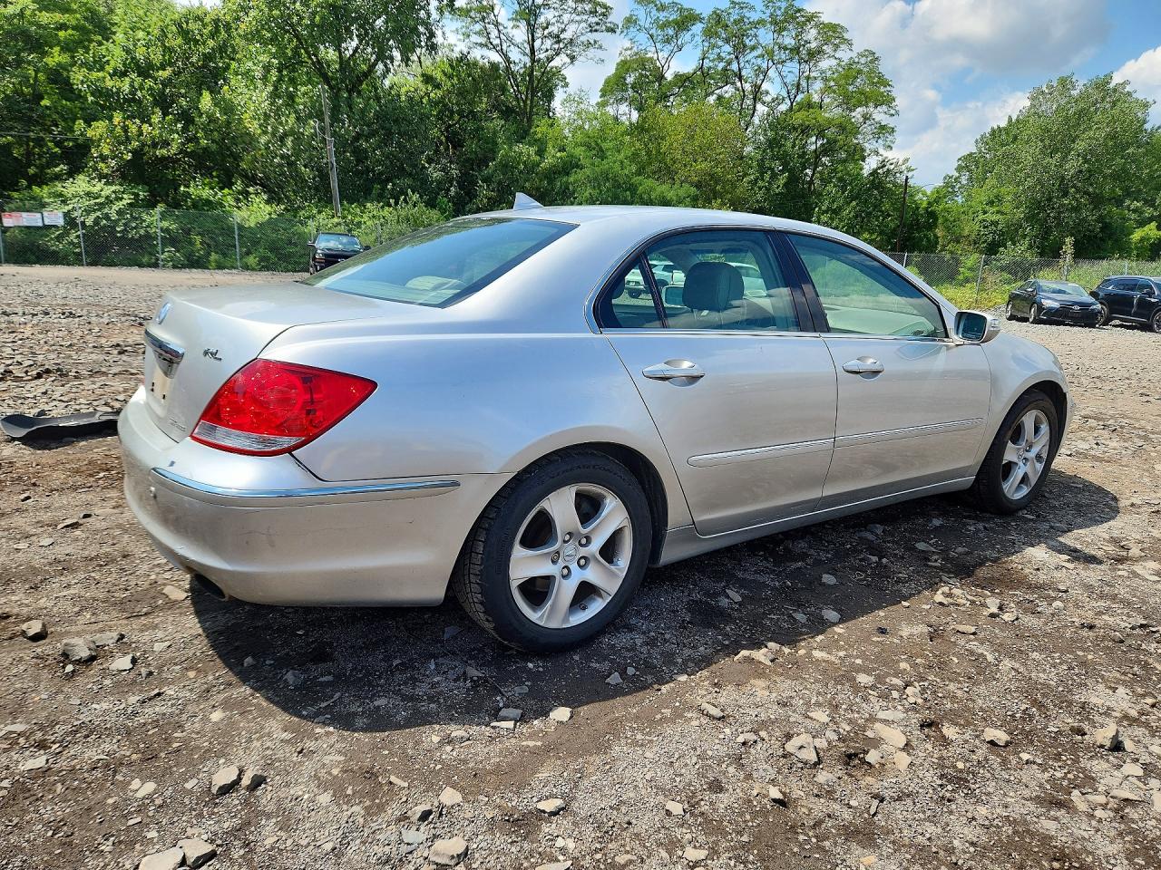 2005 Acura Rl Silver vin: JH4KB16535C012207